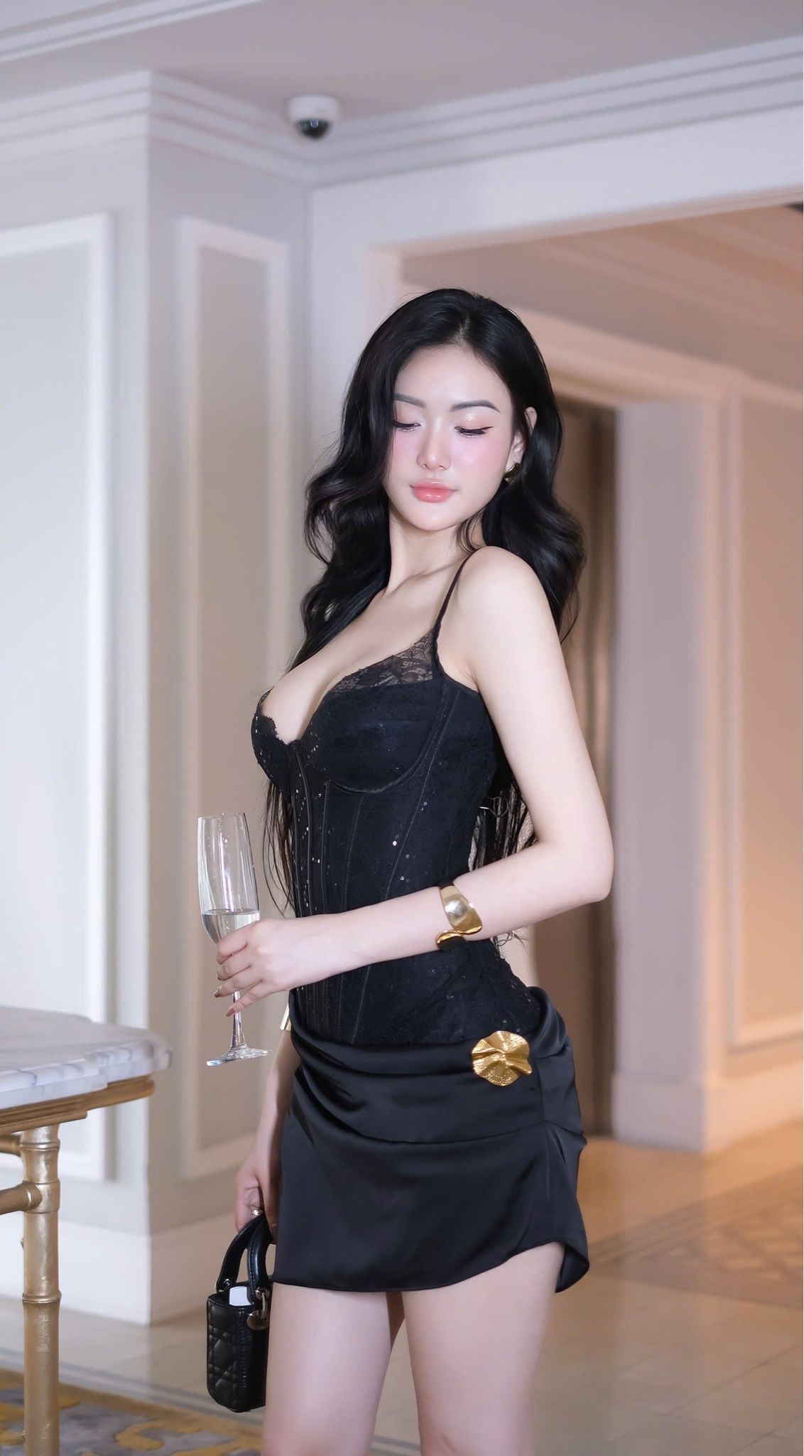 Đầm Ren Phối Lụa Kèm Charm