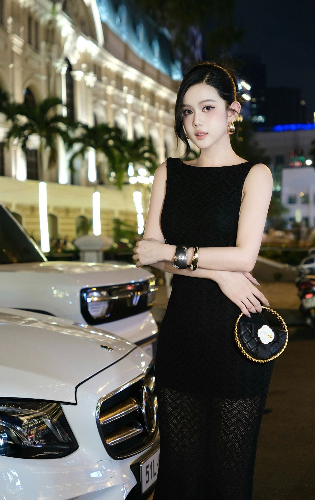 Đầm Ren Đuôi Cá Hở Lưng