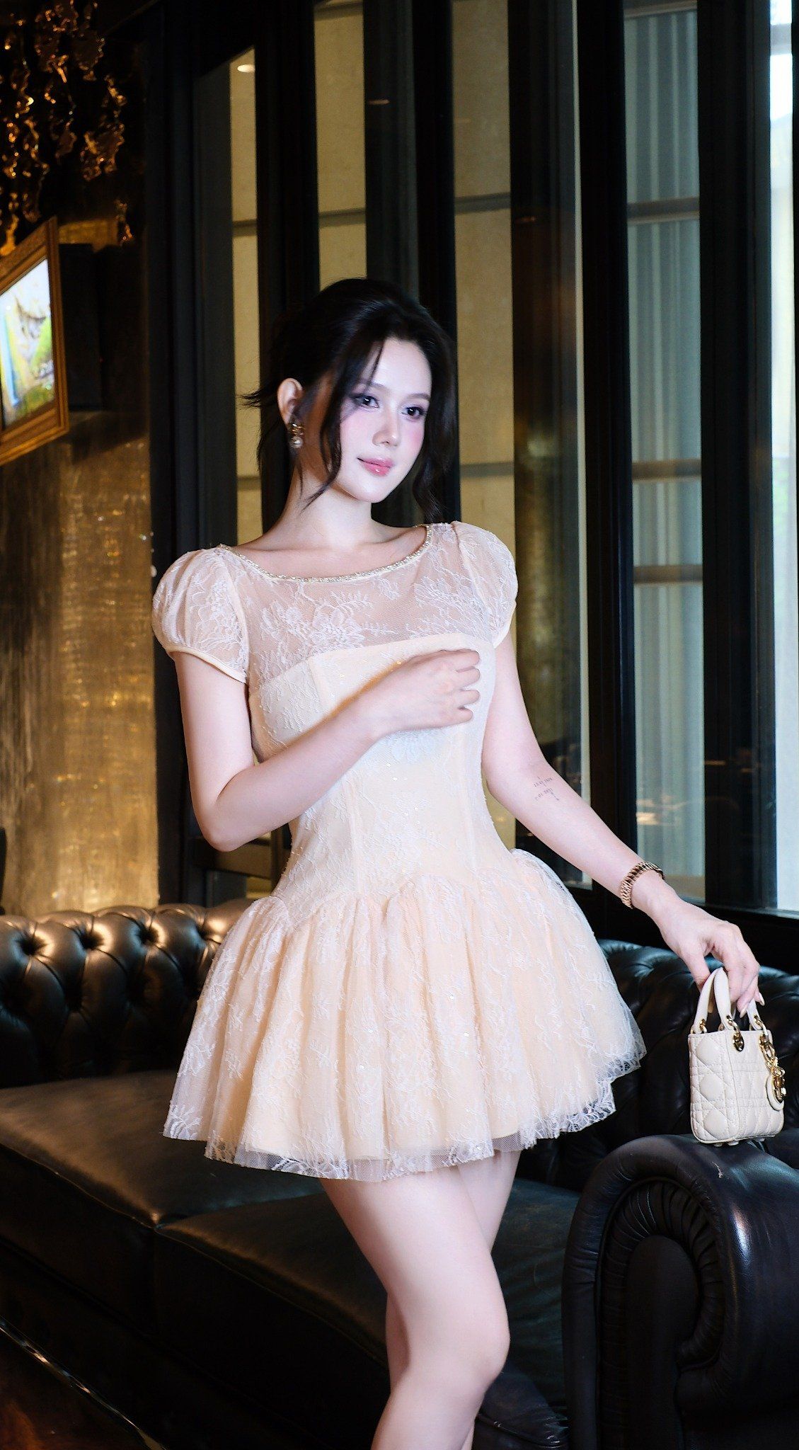 Đầm Ren Tay Phồng Viền Đá