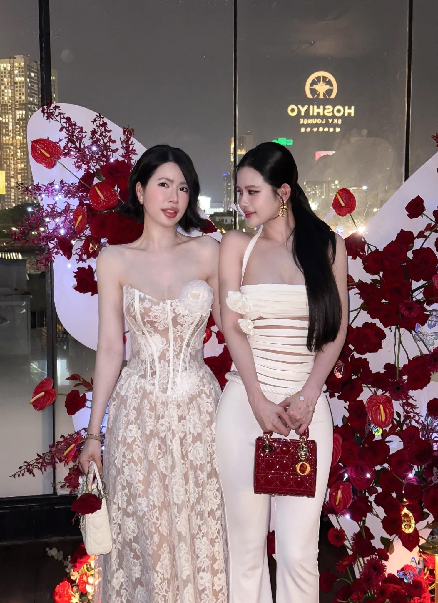 Set Áo Dây Đính Hoa Quần Loe