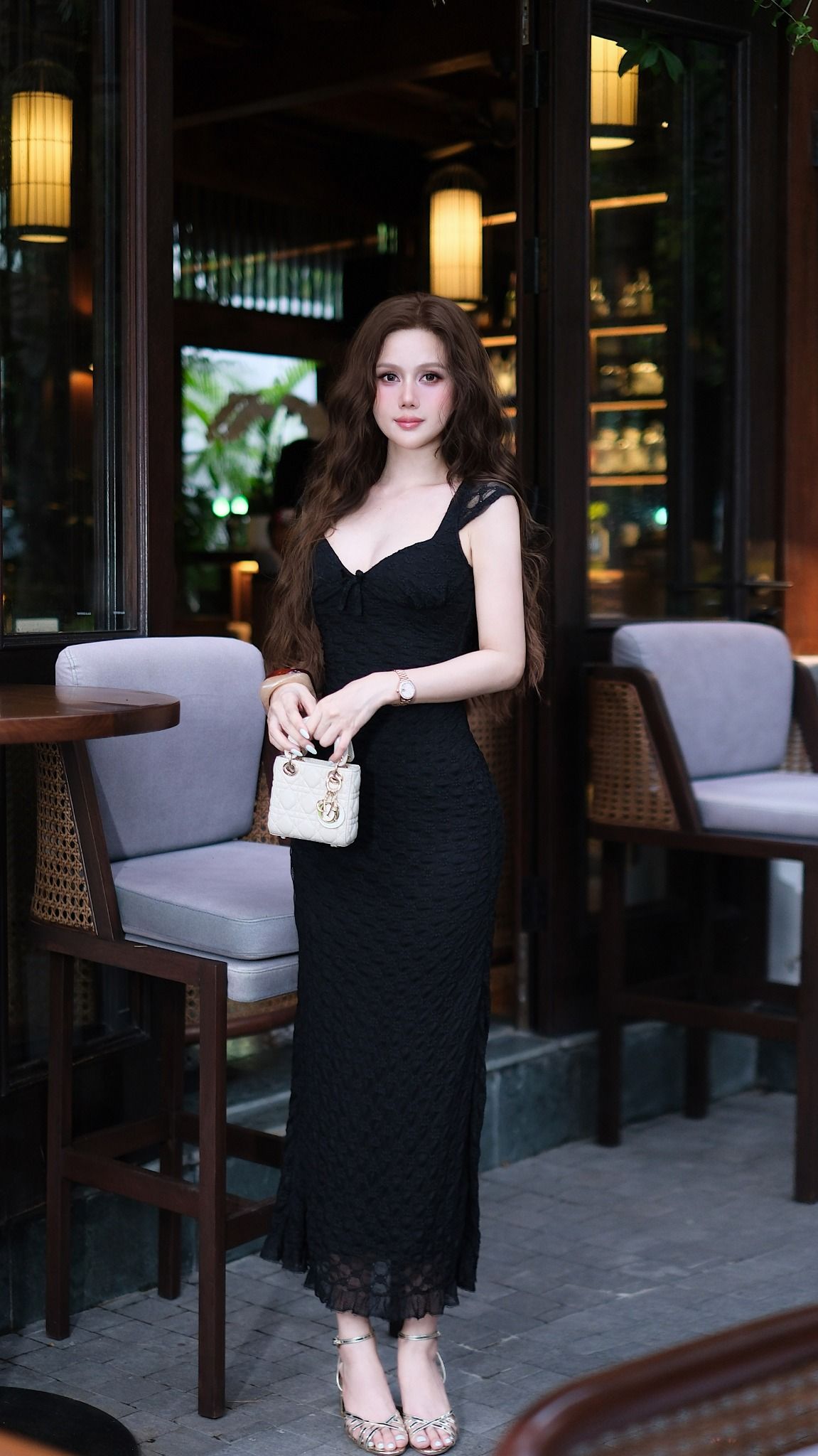 Đầm Ren Hoa Nổi Đính Nơ