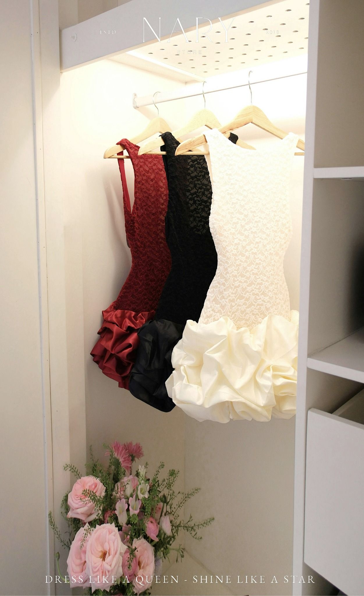 Đầm Ren Hở Lưng Tùng Bí