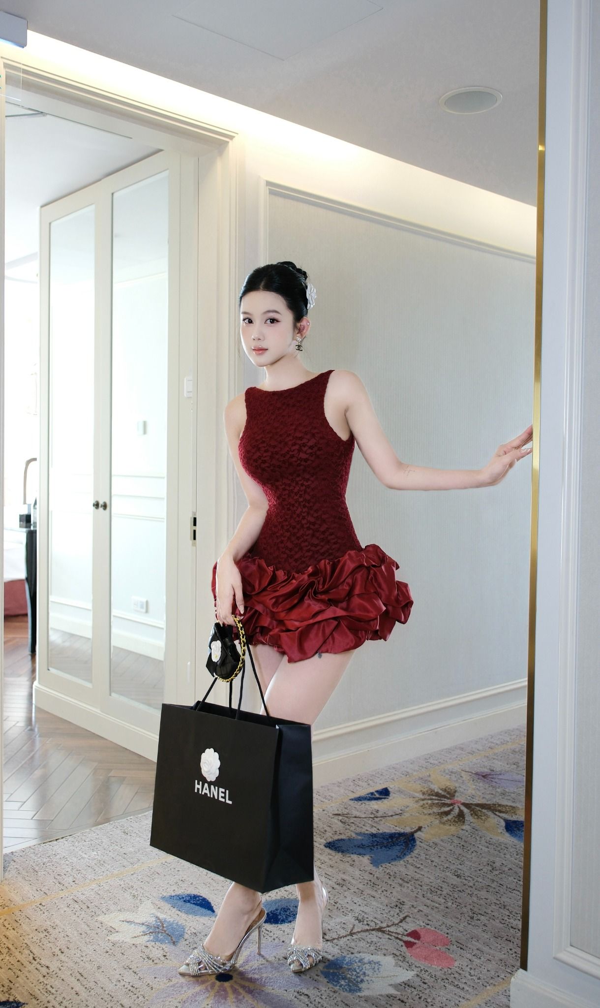 Đầm Ren Hở Lưng Tùng Bí