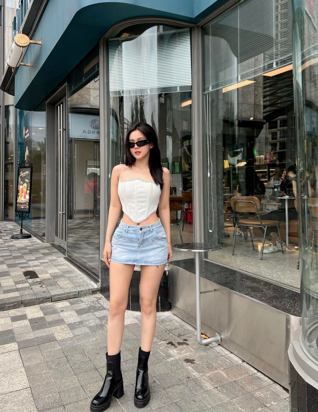 Áo Tà Nhọn Viền Đá