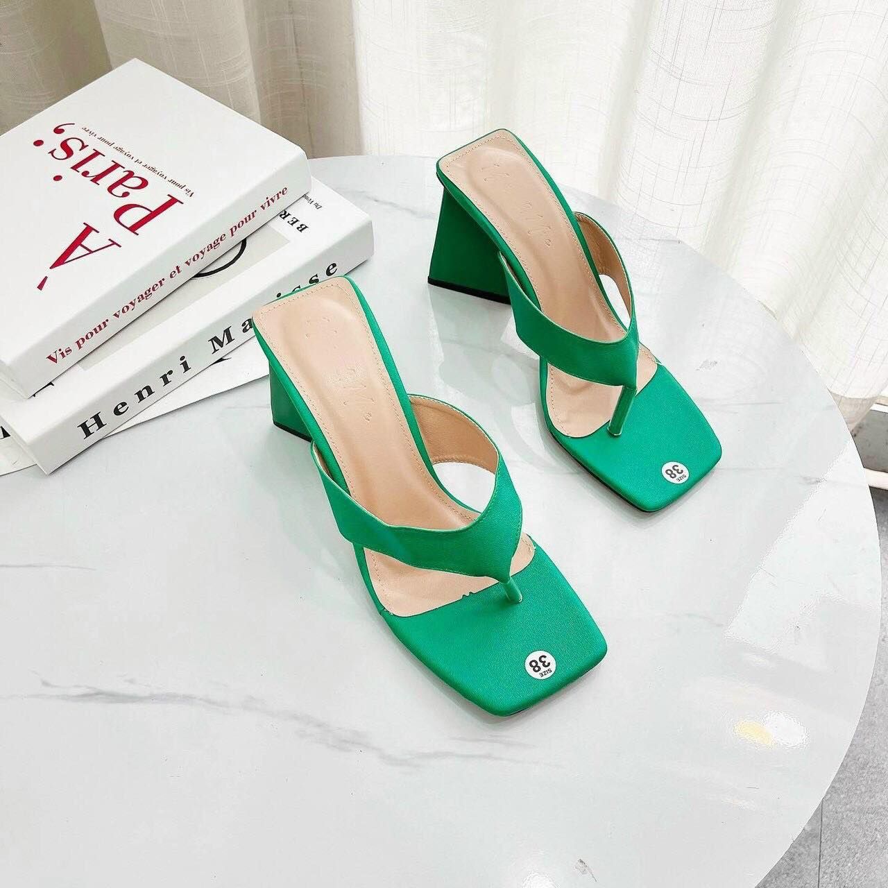 Guốc Xỏ Ngón