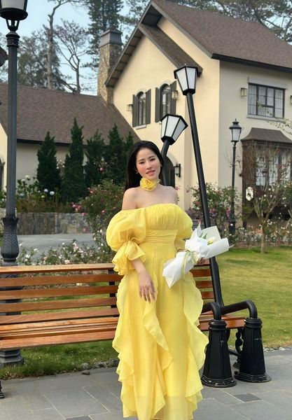 Maxi Tay Phồng Trễ Vai
