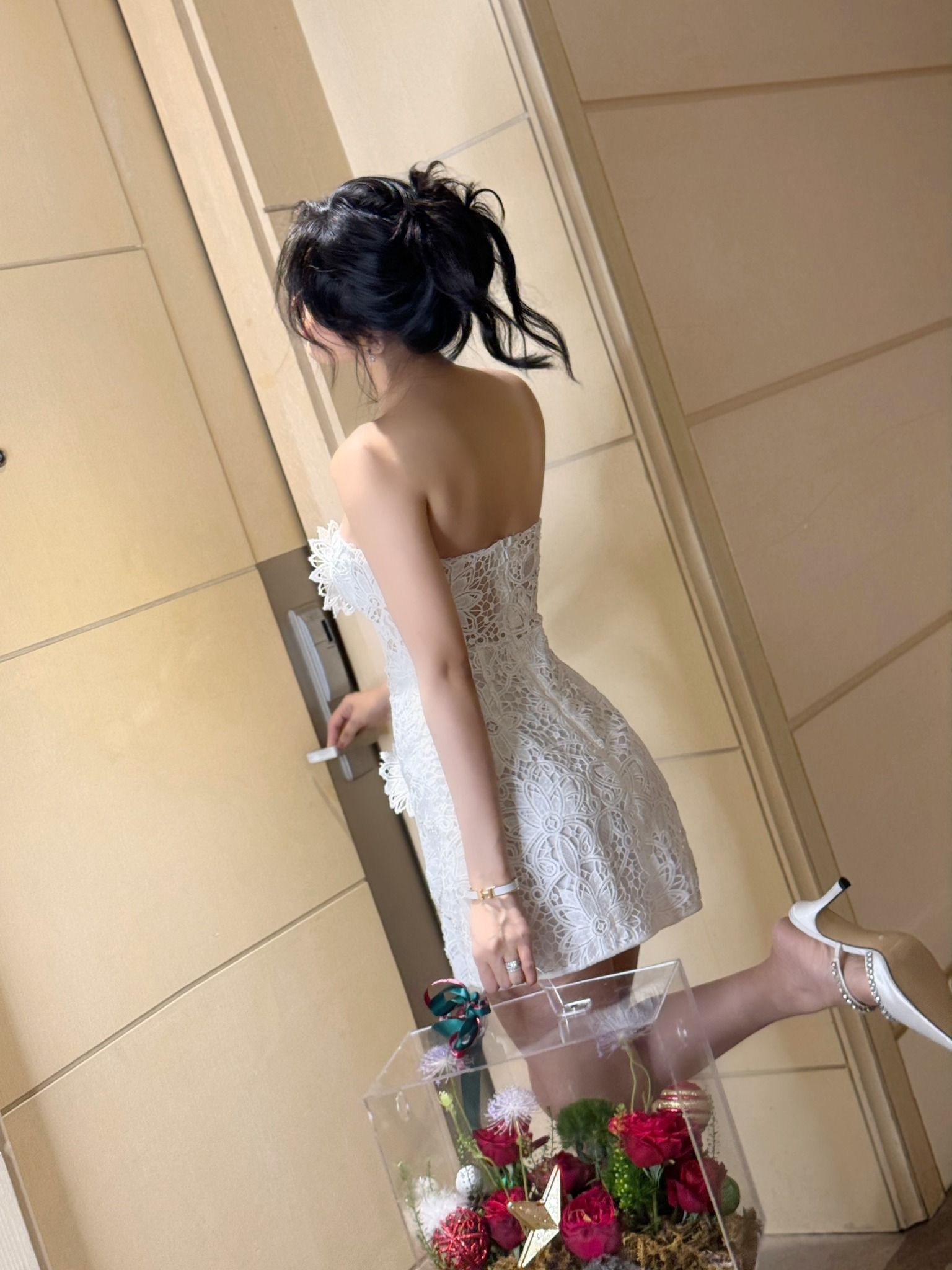 Đầm Ren Hoa Kết Cườm