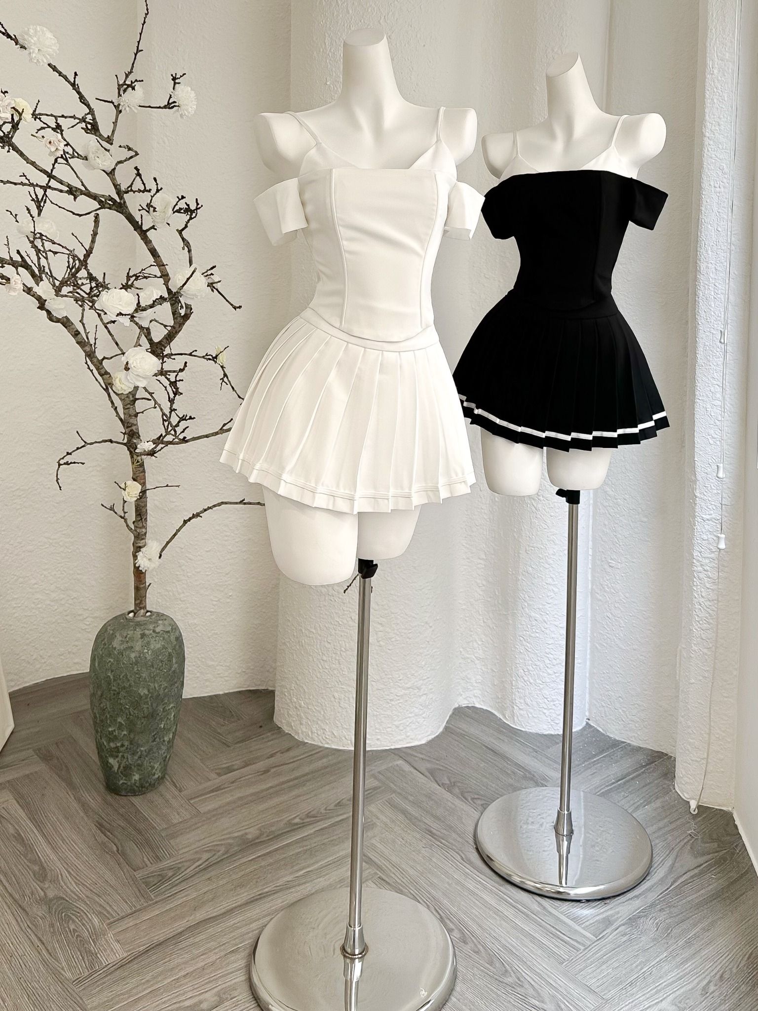 Set Áo Bẹt Vai 2 Dây + Cv Dập Li