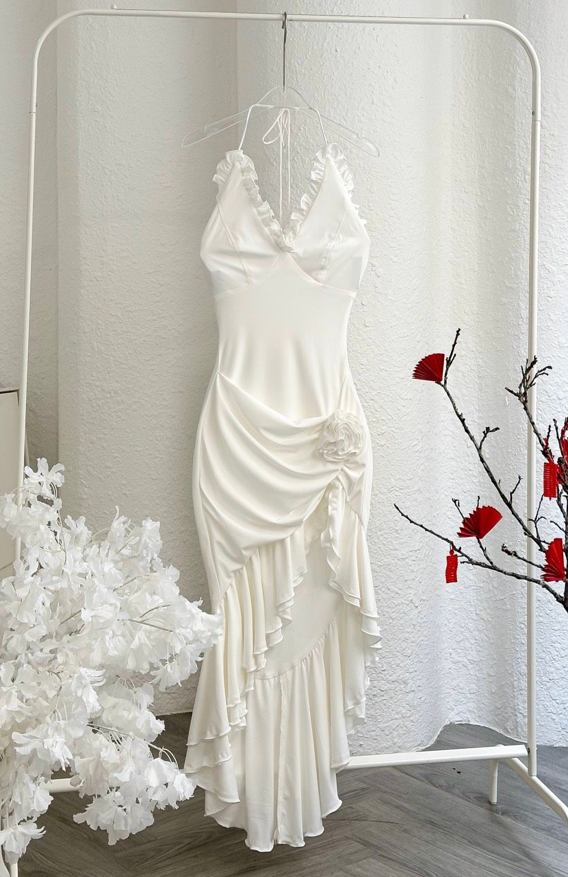 Đầm Bèo Yếm Đắp Chéo Đính Bông