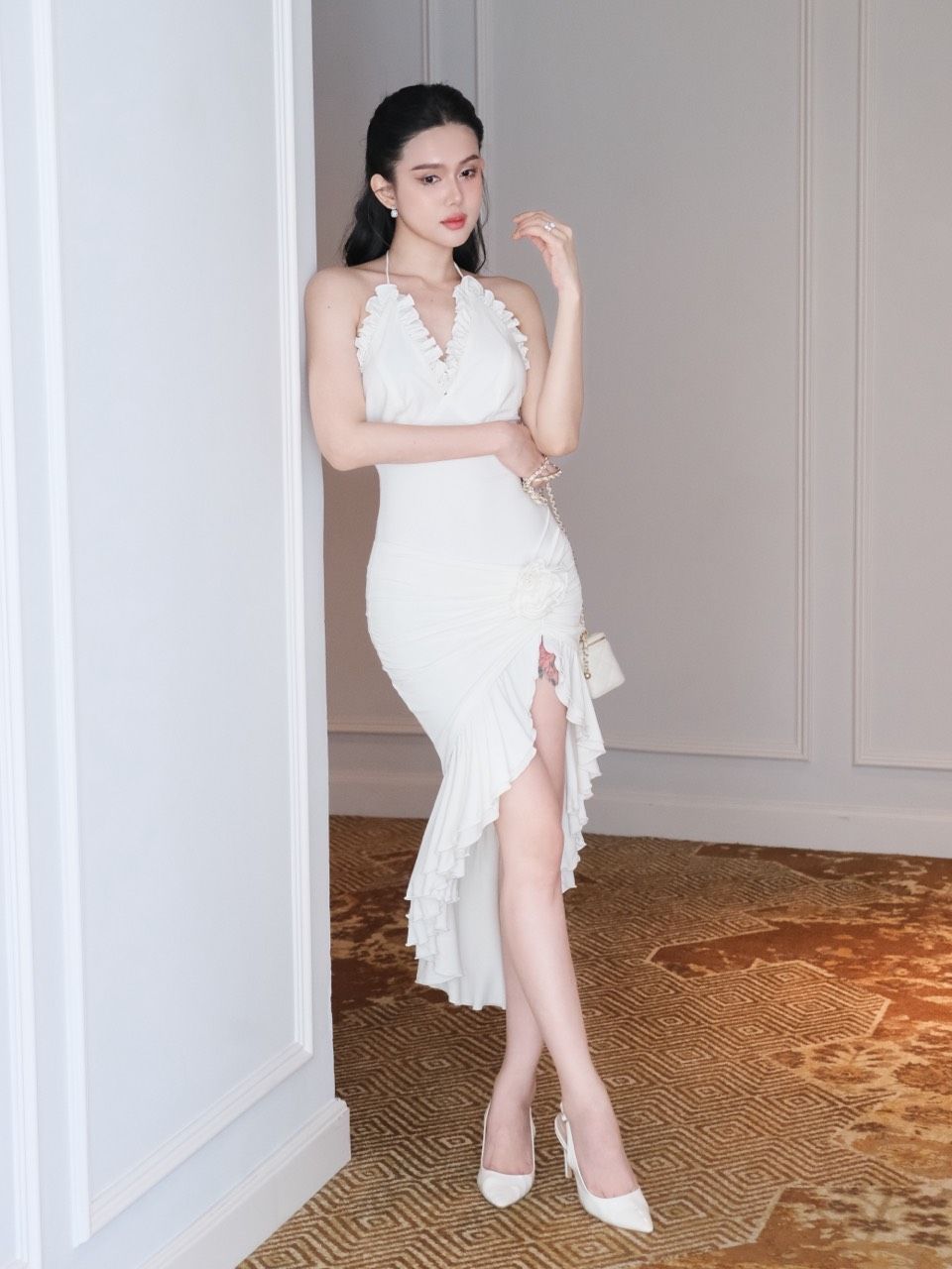 Đầm Bèo Yếm Đắp Chéo Đính Bông