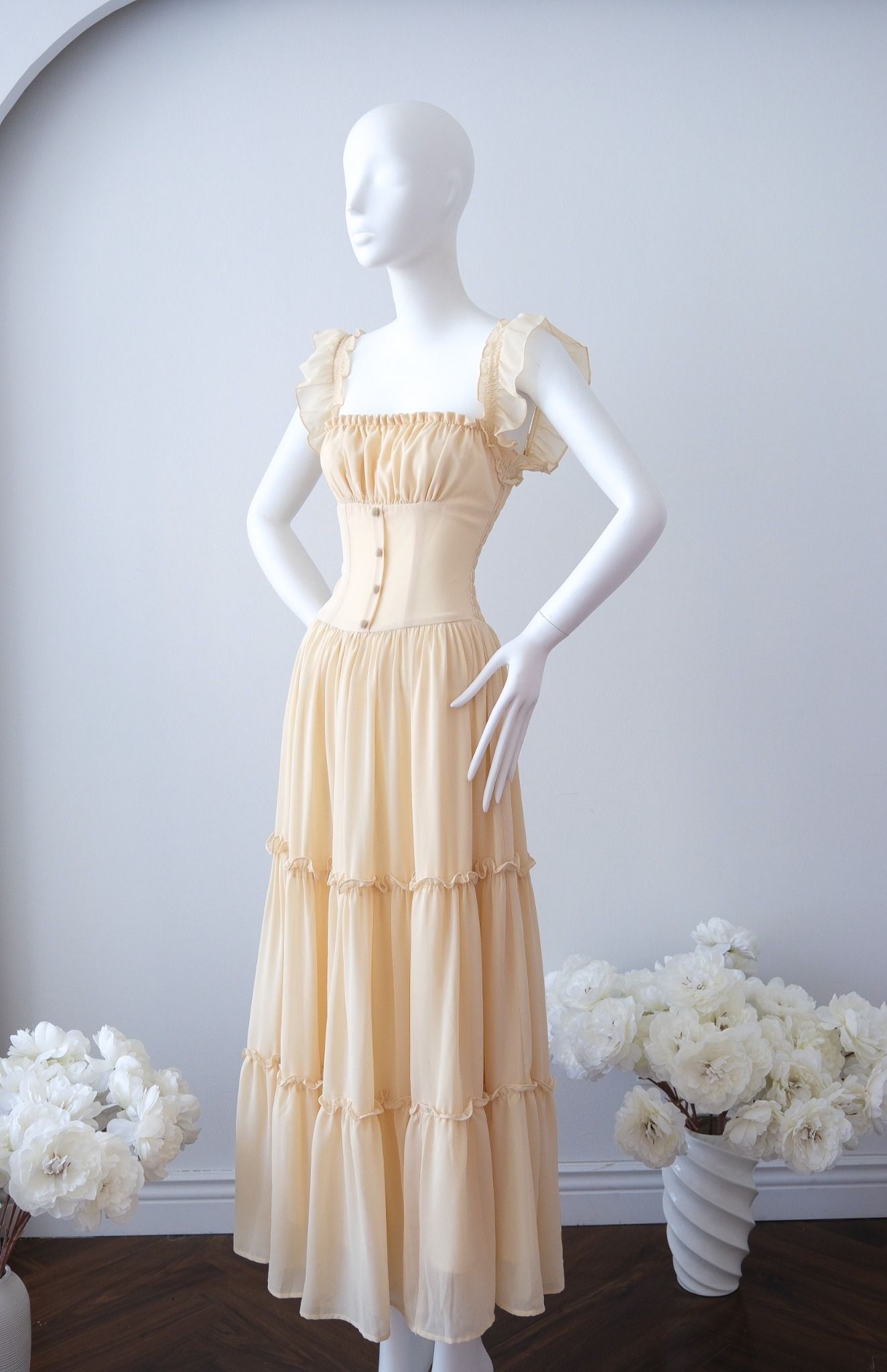 Maxi Voan Tầng Nút Bọc