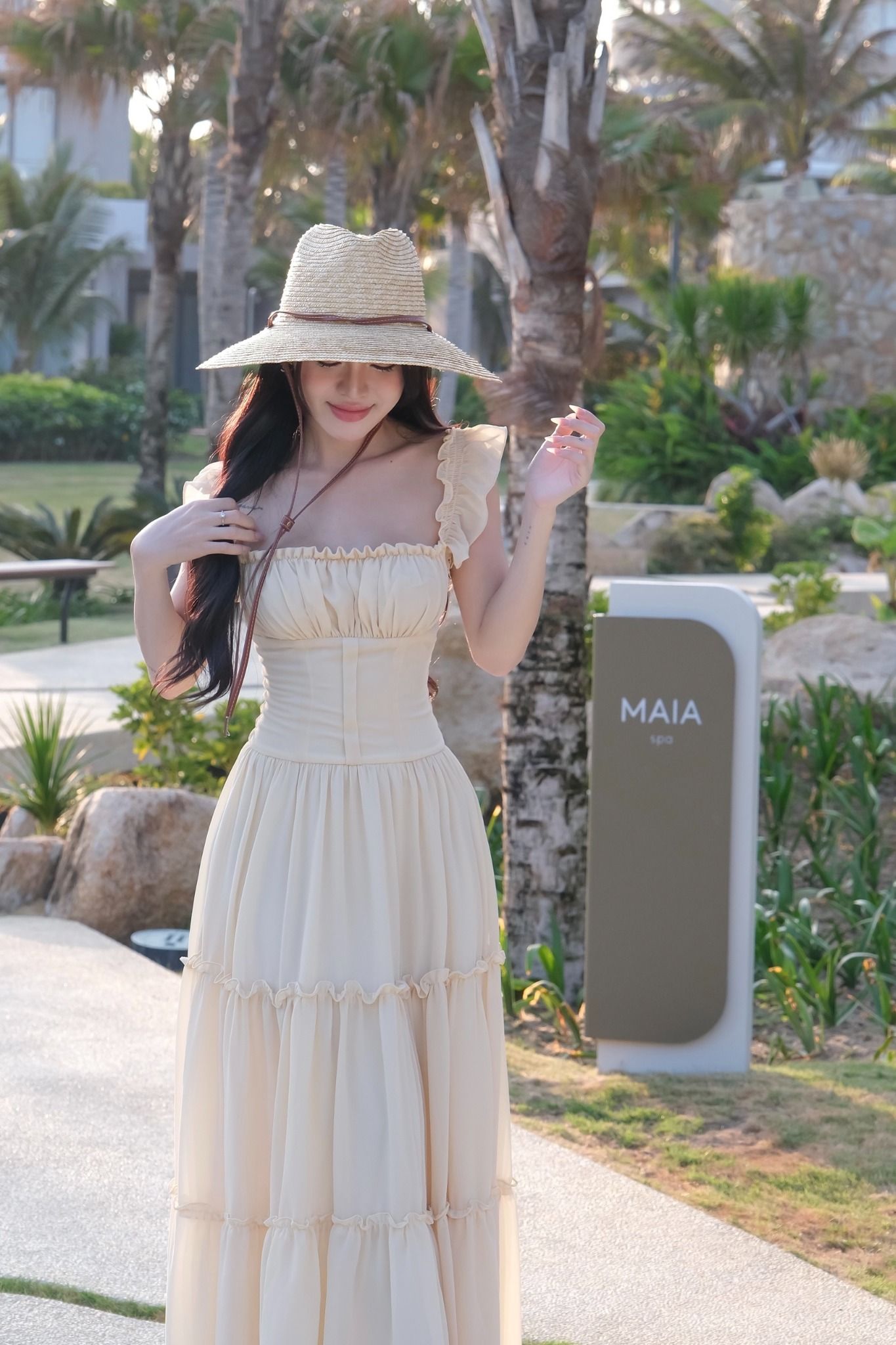Maxi Voan Tầng Nút Bọc