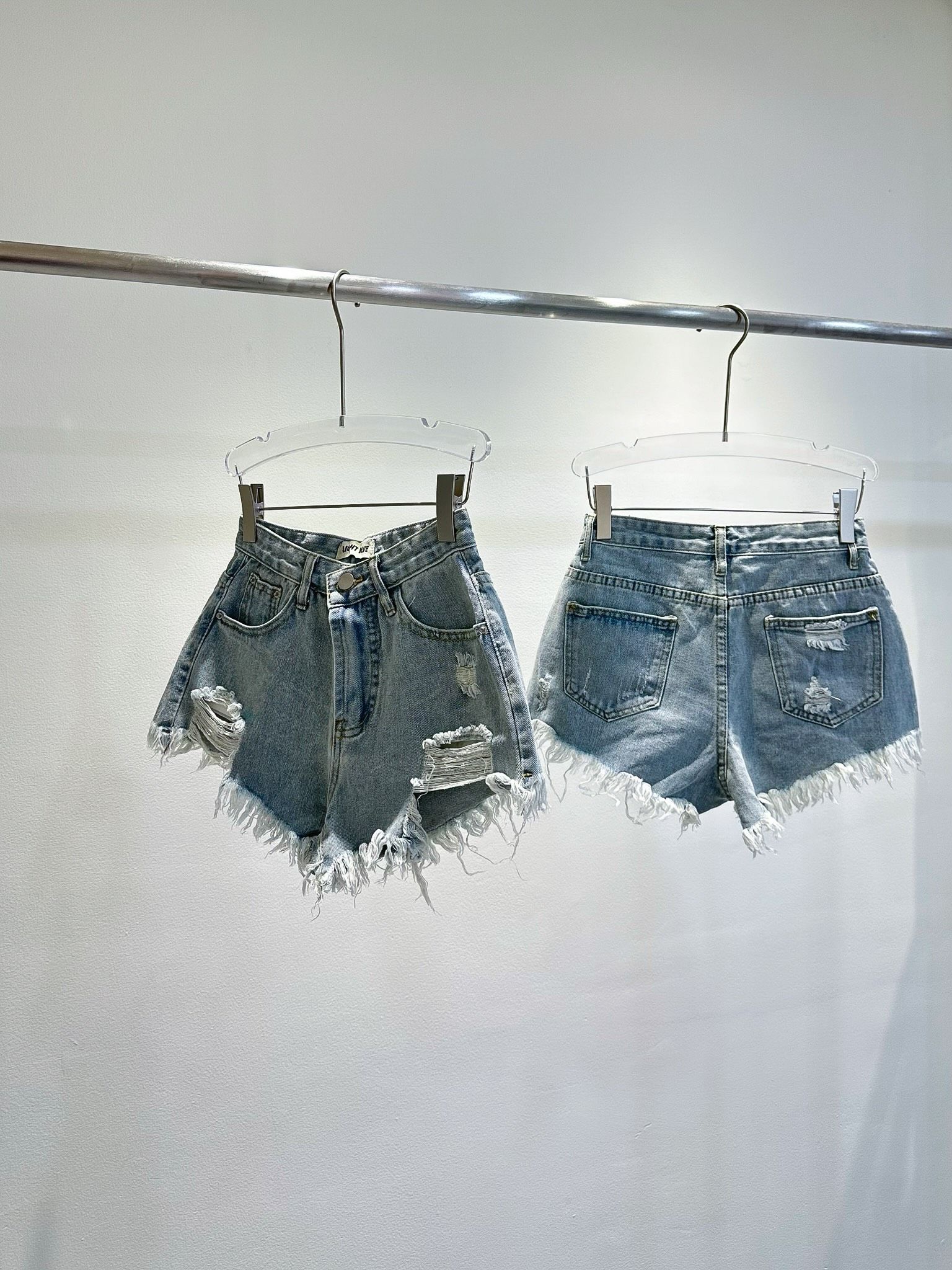 Quần Short Jean Lai Rách