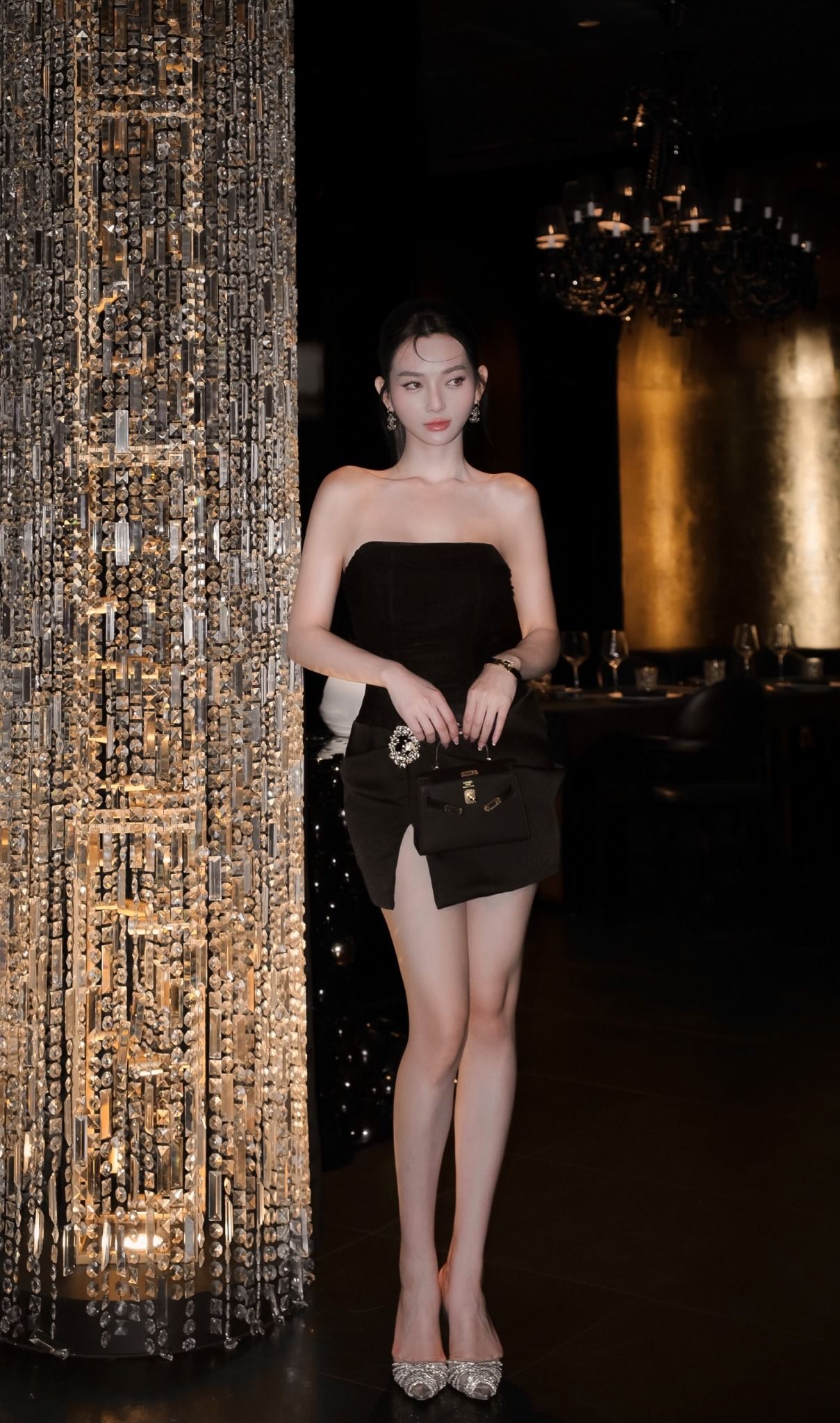 Đầm Cúp Lưới Nhúng Kèm Cài