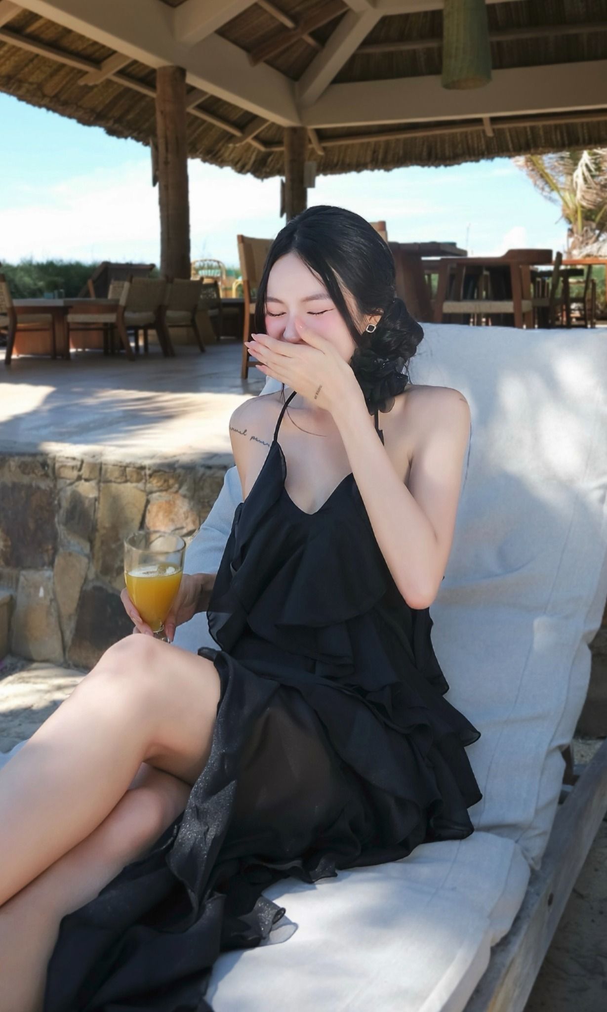 Đầm Voan Yếm Tầng Xéo Kèm Hoa