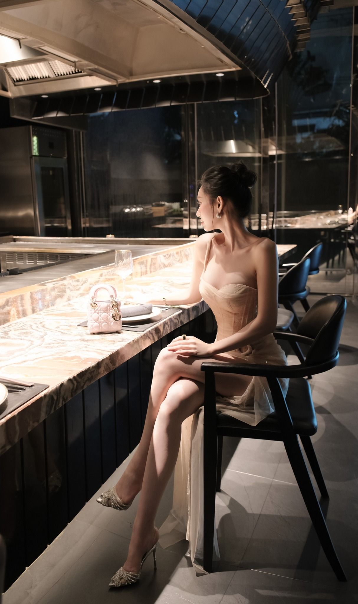 Đầm Ren Lưới Cúp Ngực 1 Vai