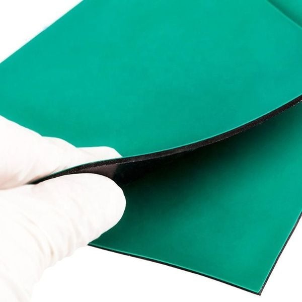 Thảm Chống Tĩnh Điện là gì ? Tìm Hiểu Về Đặc Điểm Và Ứng Dụng Của Thảm Chống Tĩnh Điện