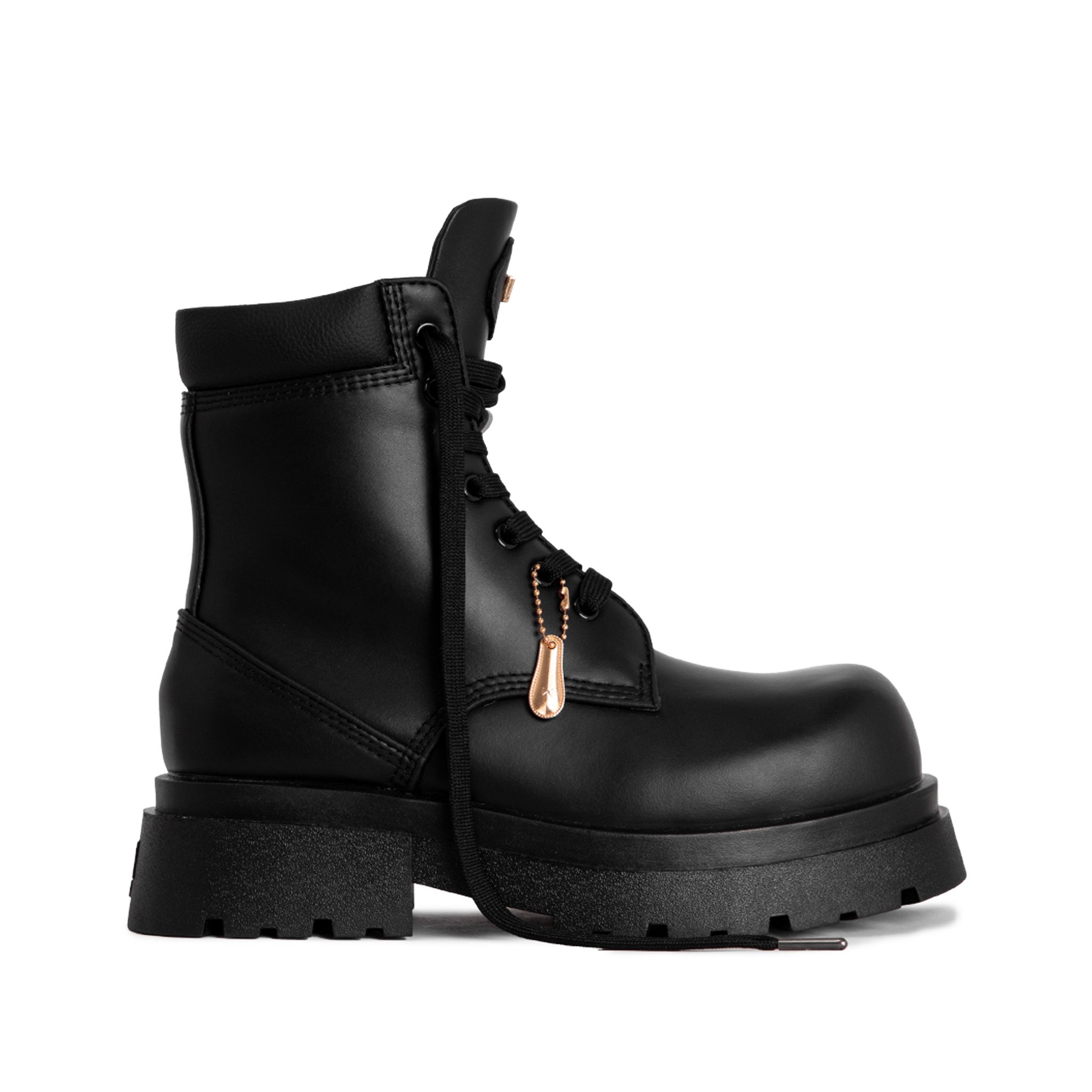 THE GIGANTIC WOLF COMBAT BOOT