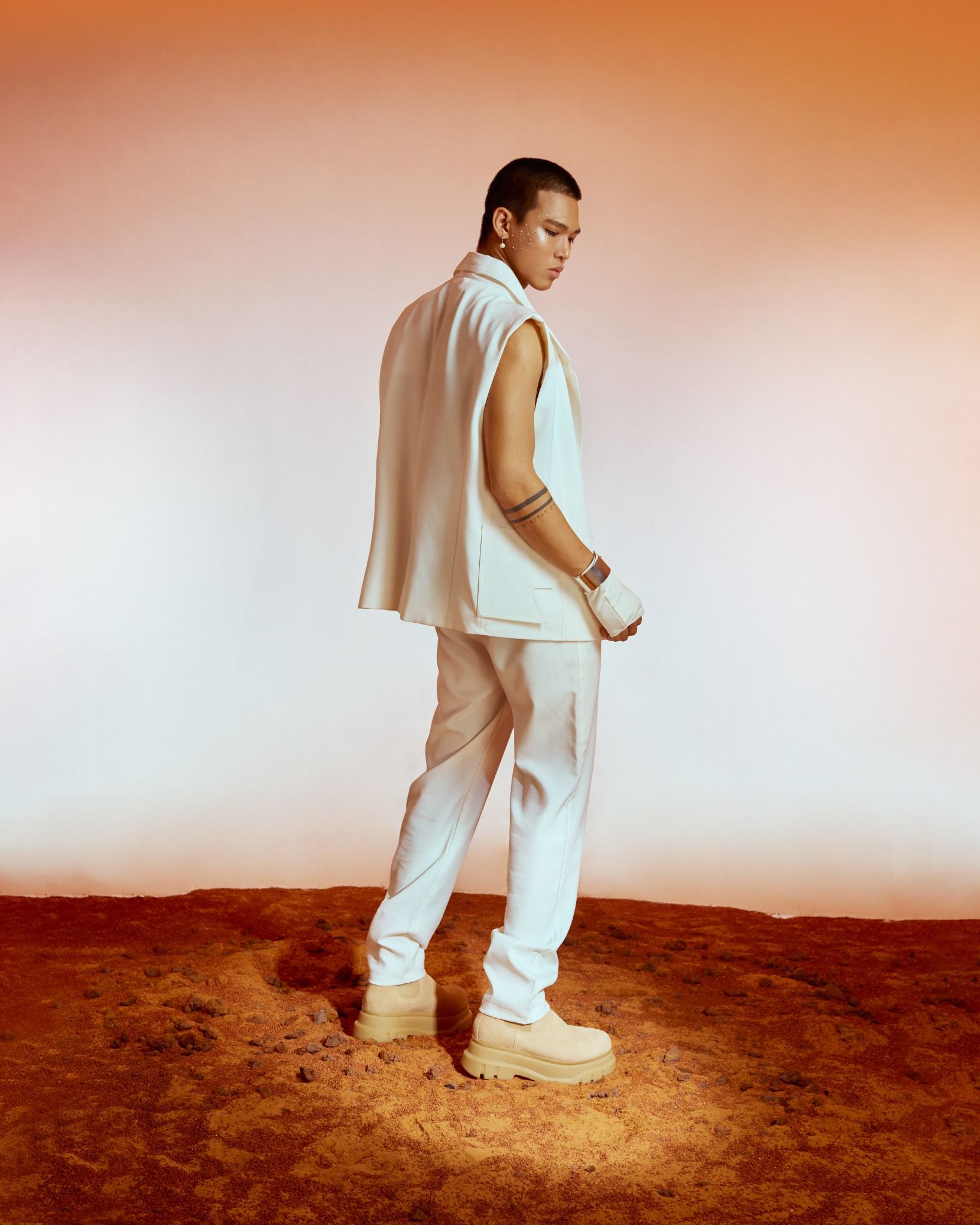 THE MARS WOLF CHELSEA BOOT - TAN SUEDE