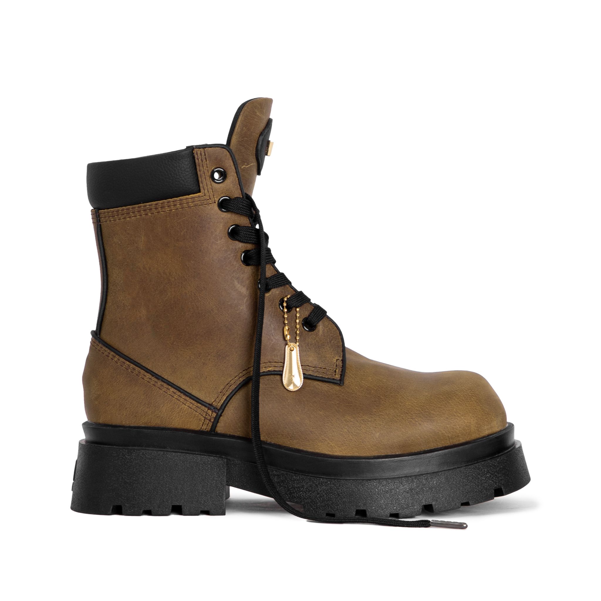 THE GIGANTIC WOLF COMBAT BOOT