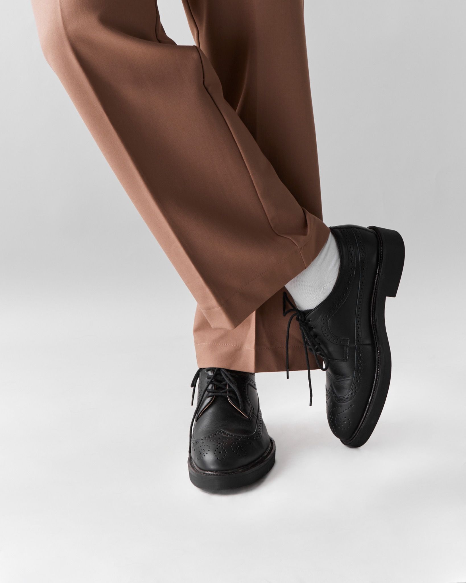 THE SEAN WOLF BROGUE DERBY - BLACK
