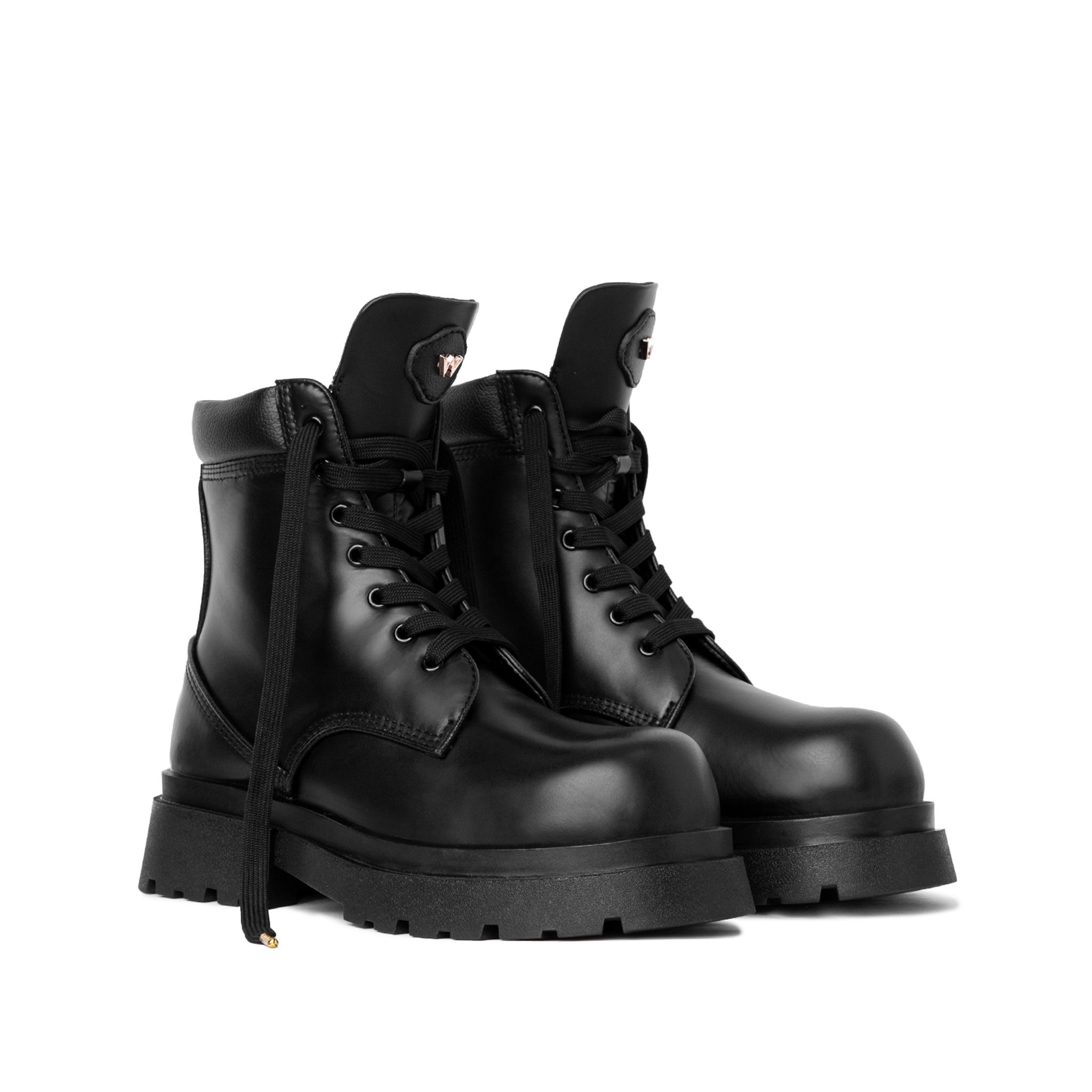 THE GIGANTIC WOLF COMBAT BOOT