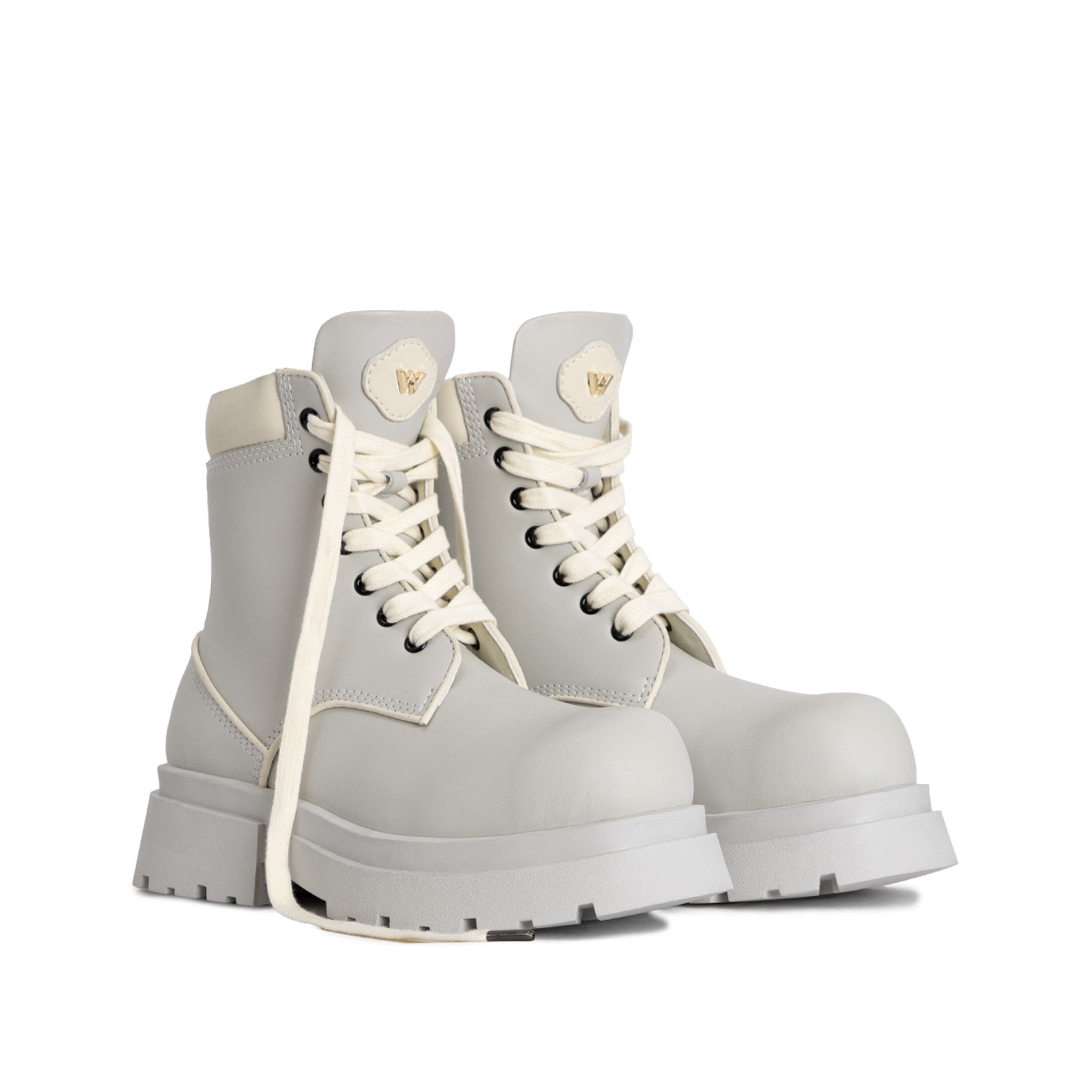 THE GIGANTIC WOLF COMBAT BOOT