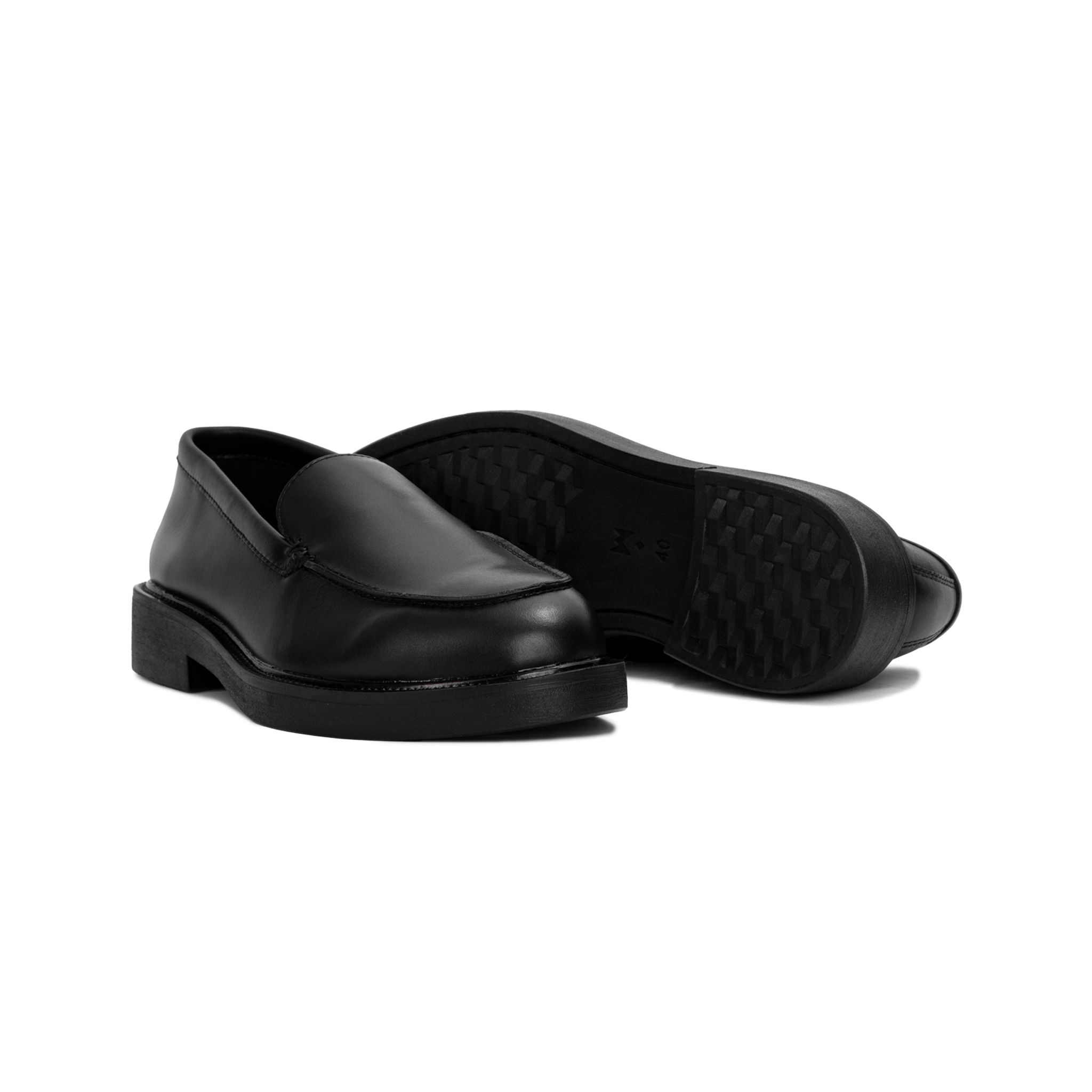 THE ELEGANT WOLF LOAFER - BLACK