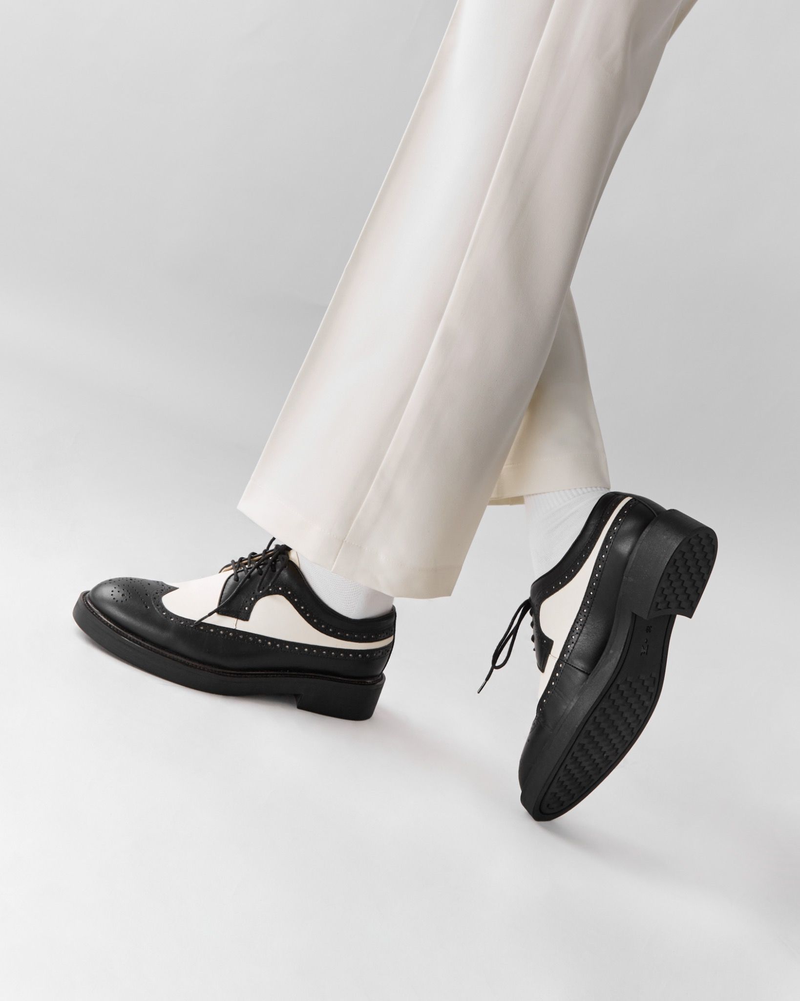 THE SEAN WOLF BROGUE DERBY - BLACK OFF WHITE