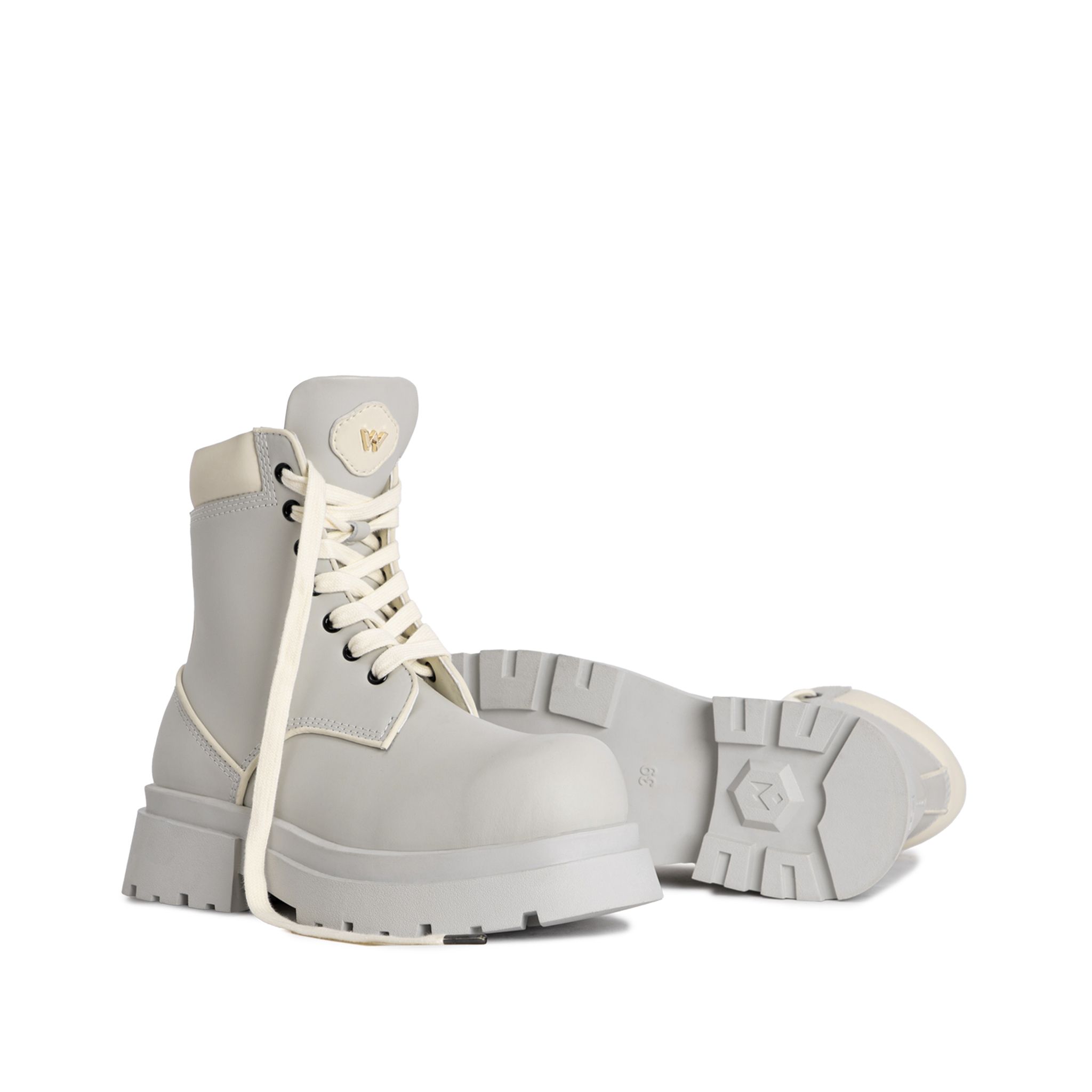 THE GIGANTIC WOLF COMBAT BOOT