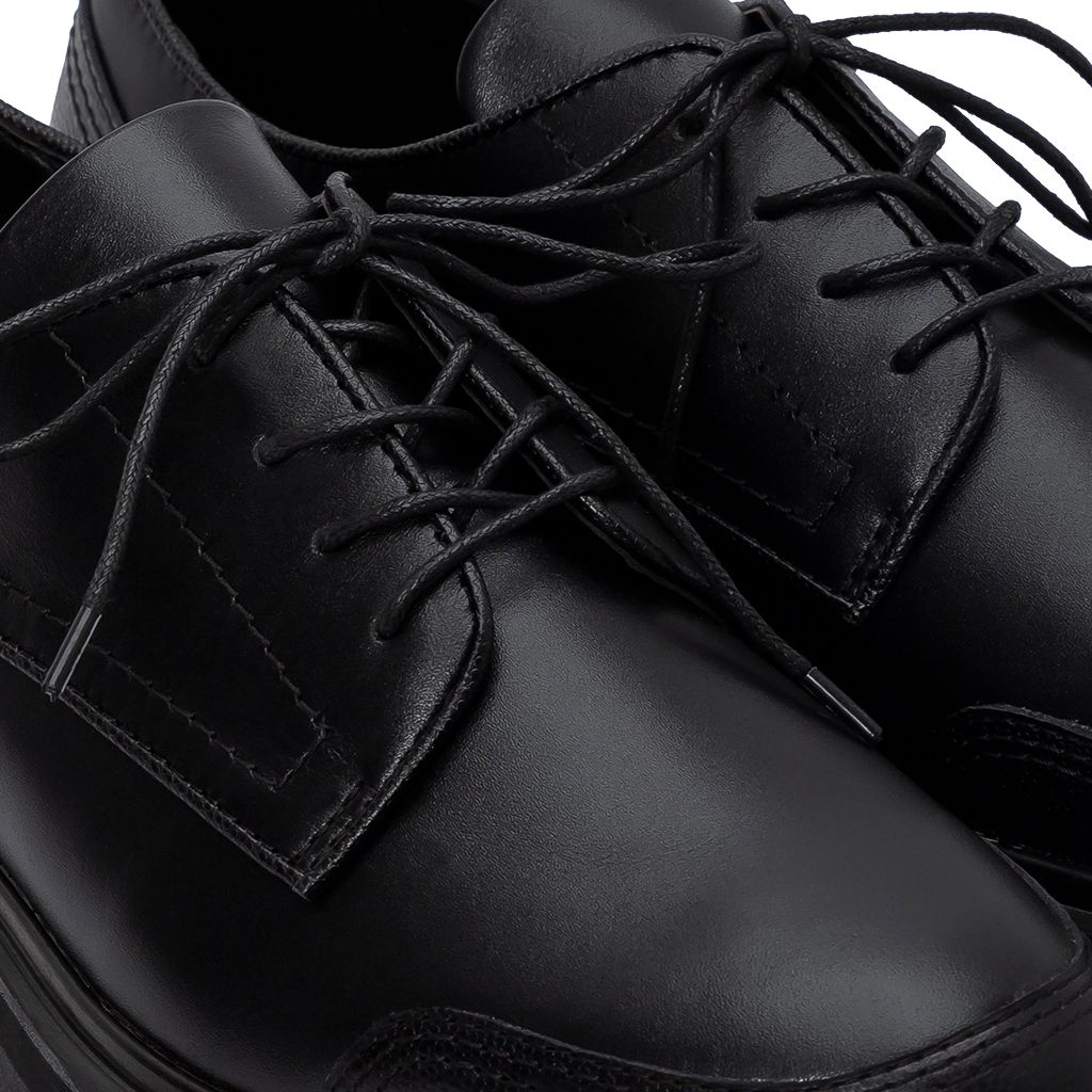 THE LADY WOLF MODERN EVA DERBY - BLACK
