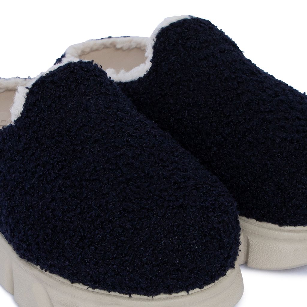 THEWOLF LARVA POODLE SANDAL V2