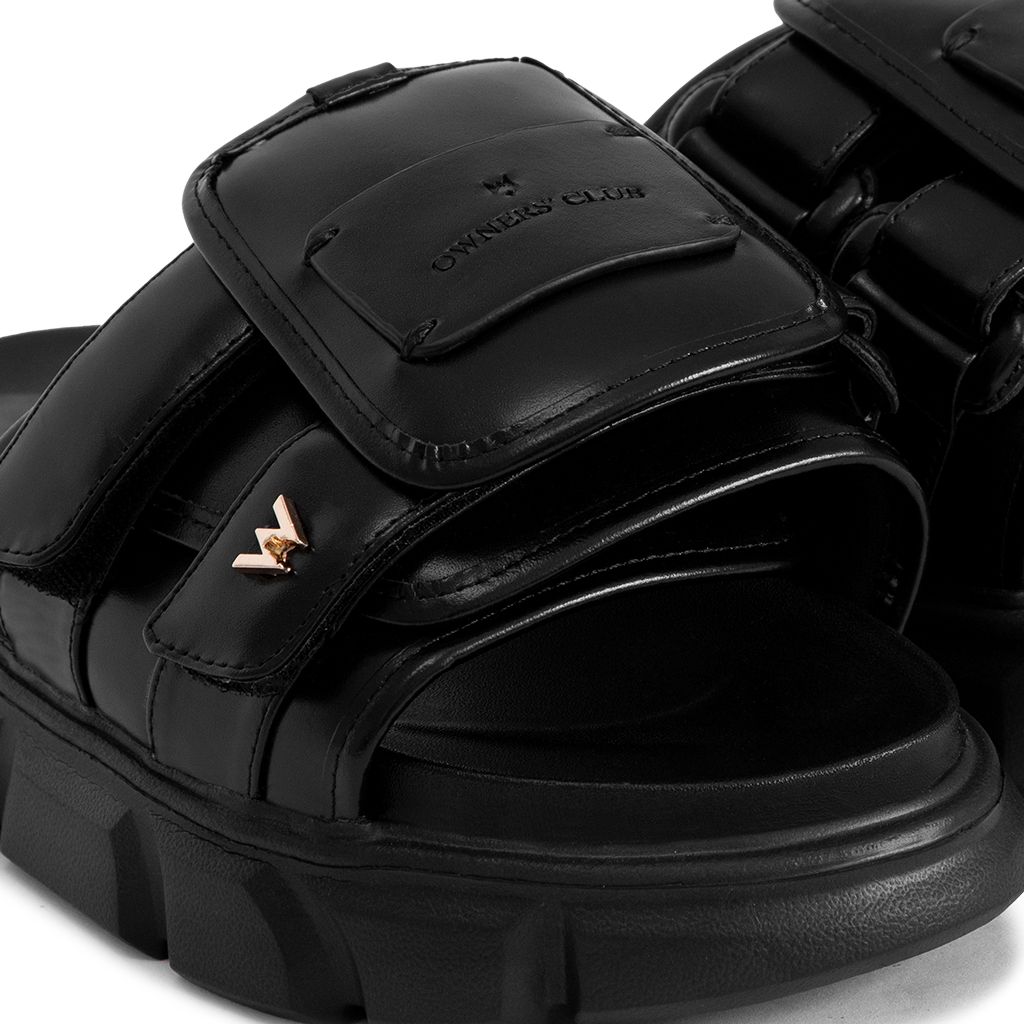 THE STRAP WOLF SLIDE SANDAL