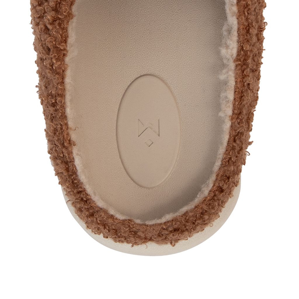 THEWOLF LARVA POODLE SANDAL V2