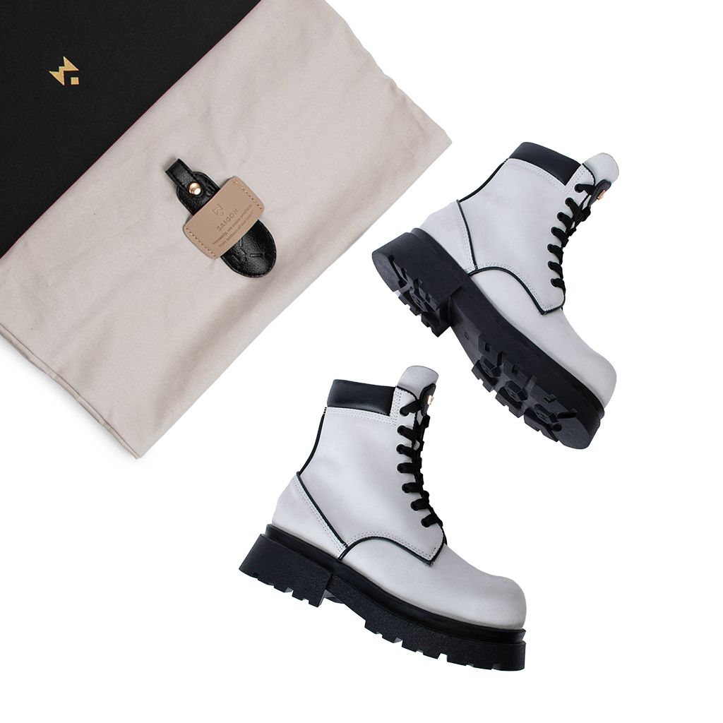 THE GIGANTIC WOLF COMBAT BOOT
