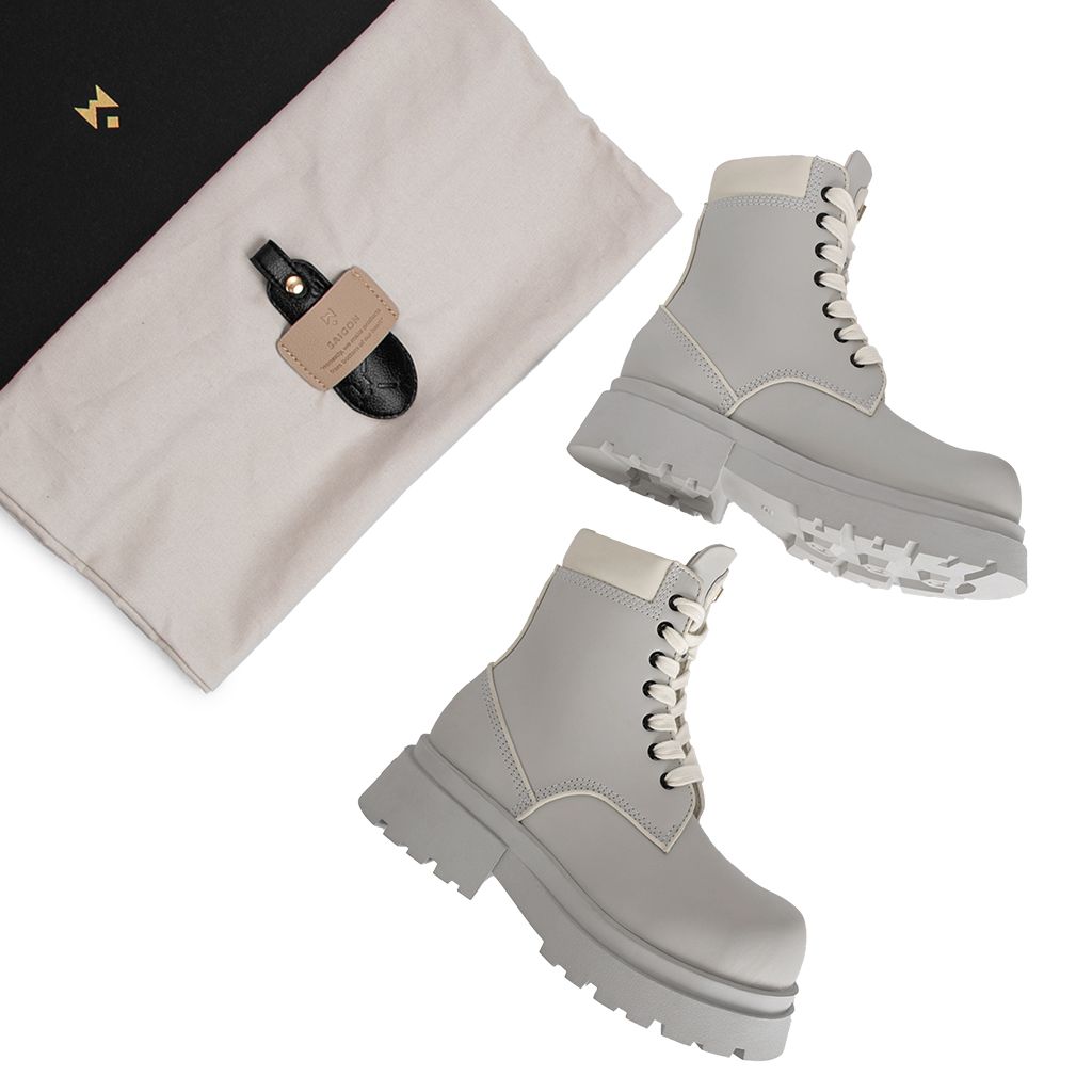 THE GIGANTIC WOLF COMBAT BOOT