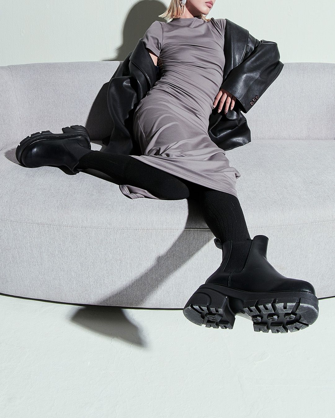 THE SLAY-DY WOLF CHELSEA BOOT - BLACK