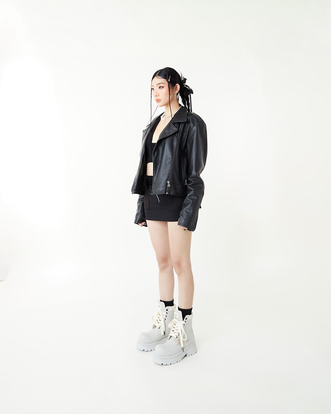 THE GIGANTIC WOLF COMBAT BOOT