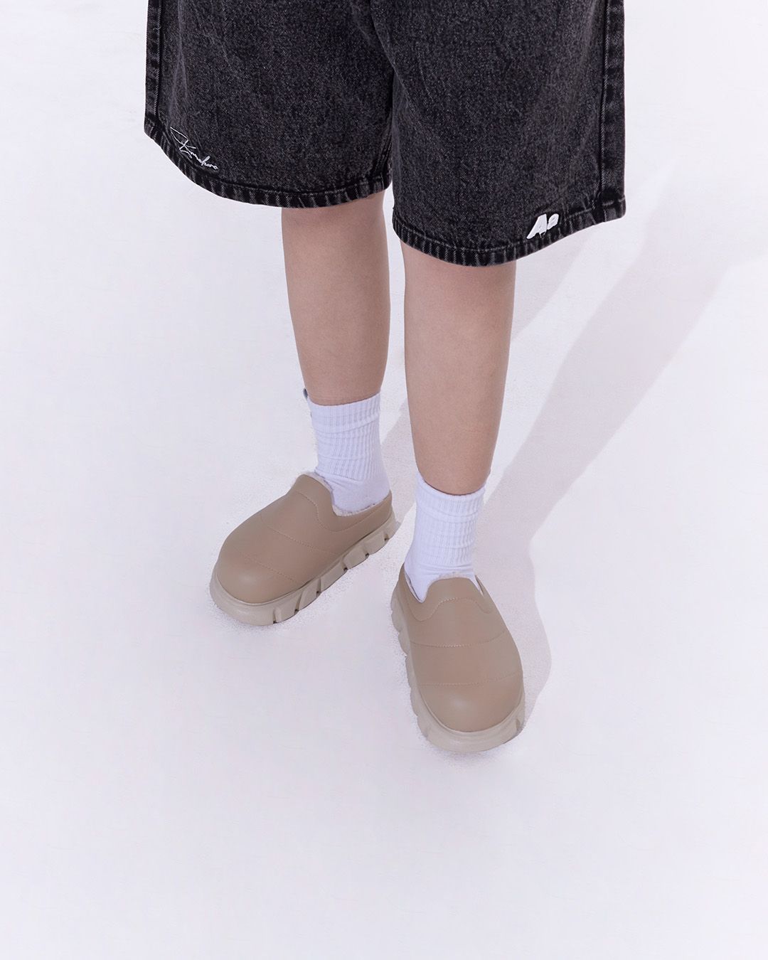 THE LADY WOLF ESSENTIAL LARVA SLIDE SANDAL V2 - FULL BIEGE