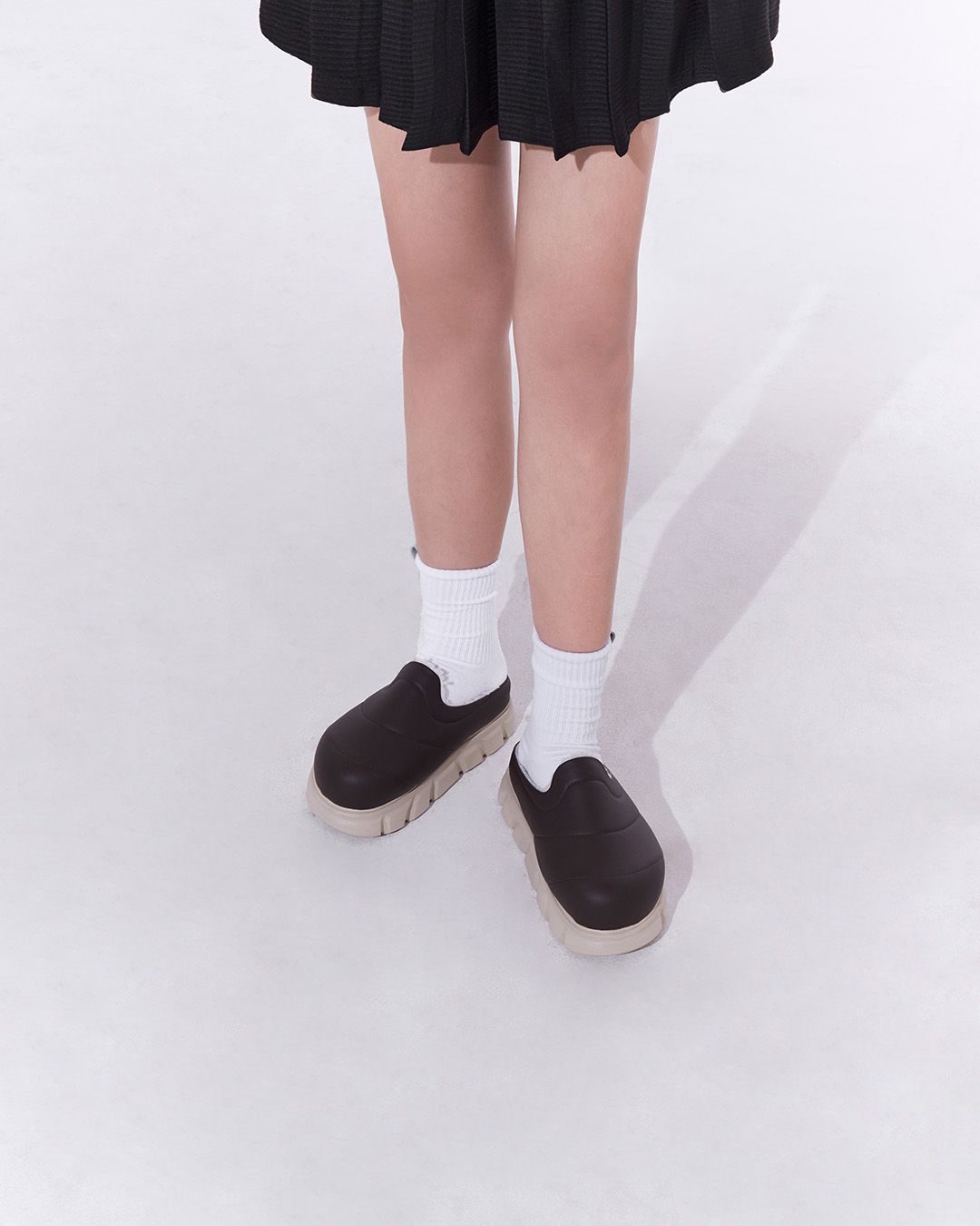 THE LADY WOLF ESSENTIAL LARVA SLIDE SANDAL V2 - BROWN