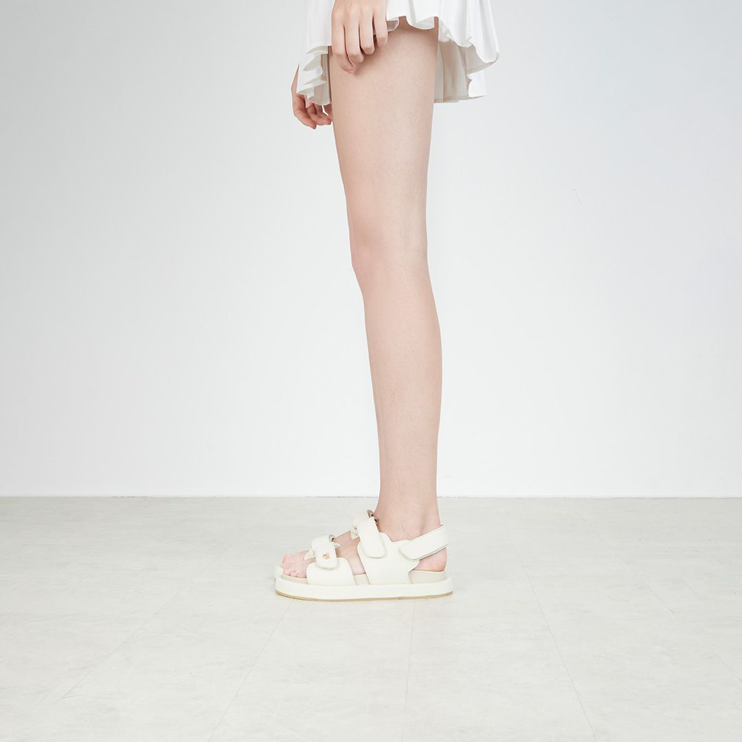 THEWOLF ESSENTIAL LOW SANDAL - CREAM