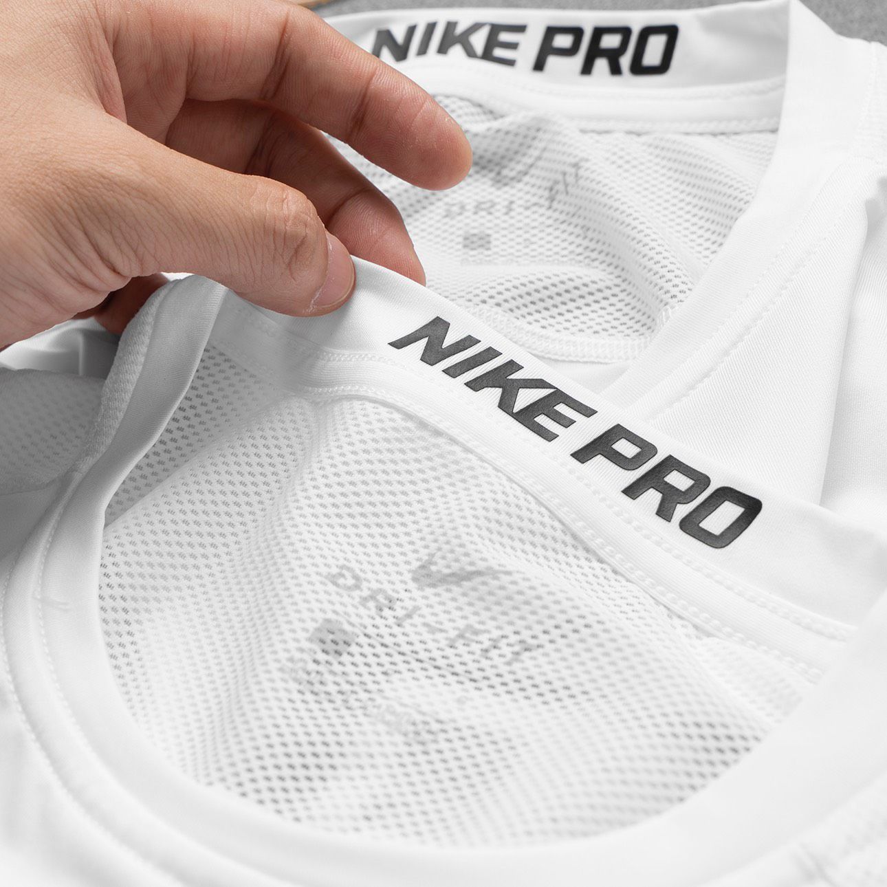  Áo Tank Nike Pro trắng 