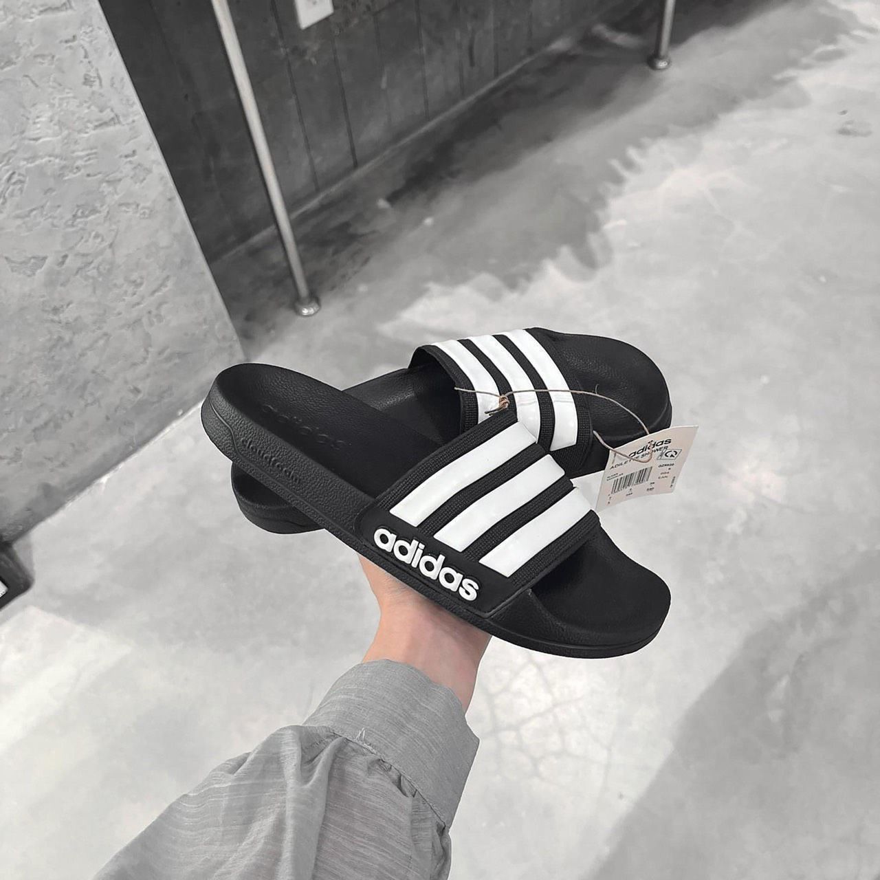  Dép Adidas Adilette chính hãng: GZ5922 