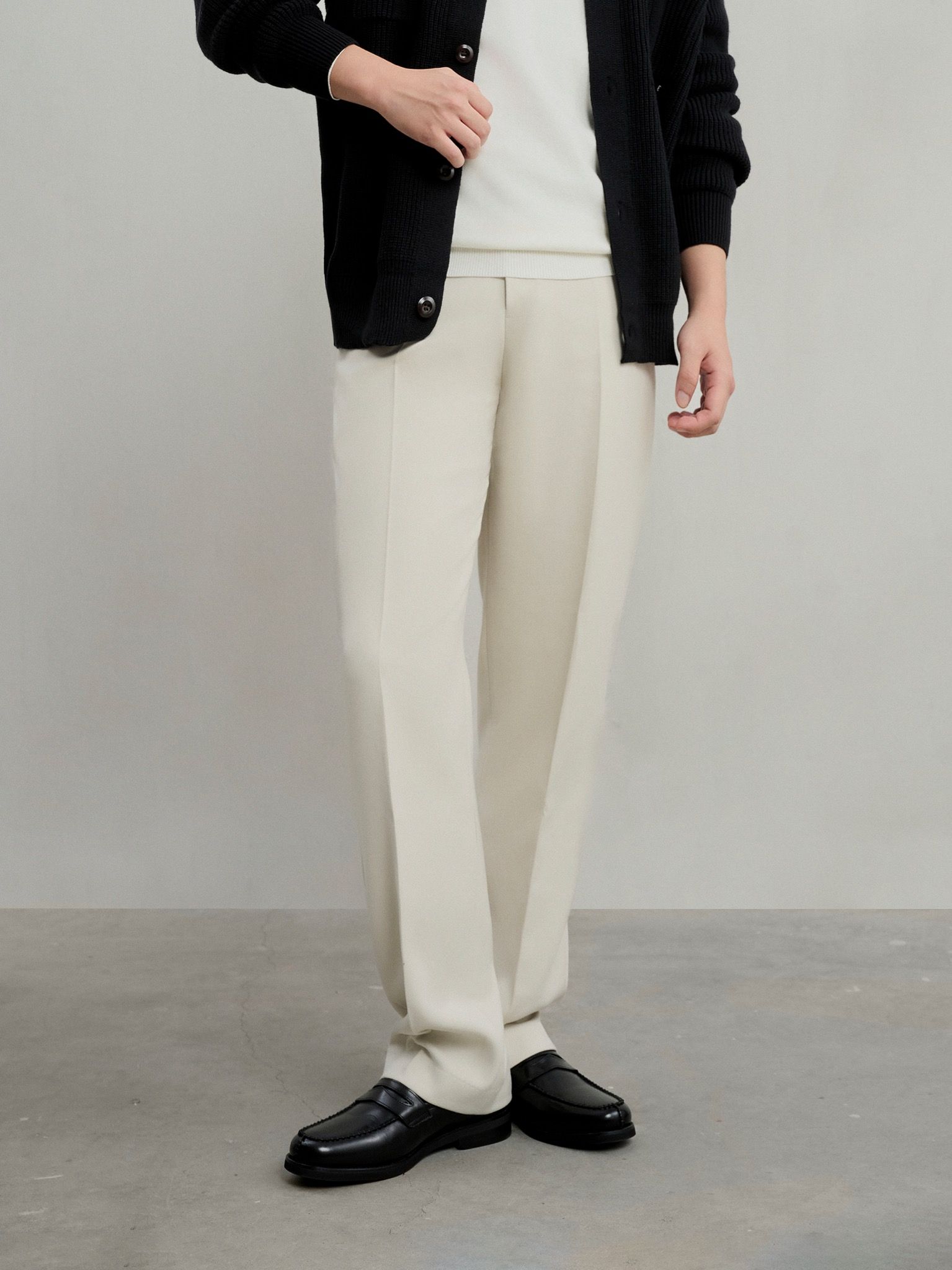 Back Relaxed Trouser