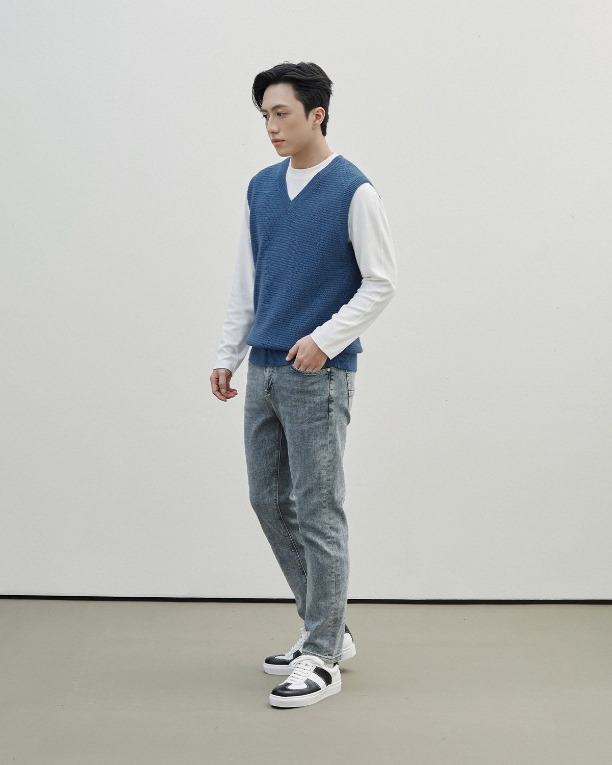 V-NECK NOTCH GILE KNIT