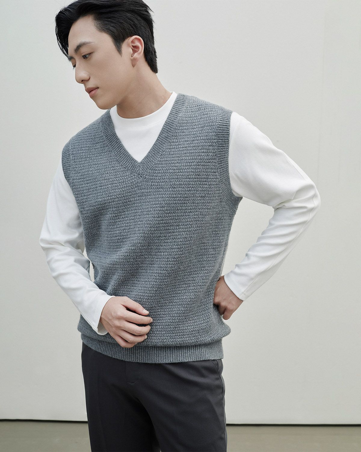 V-NECK NOTCH GILE KNIT