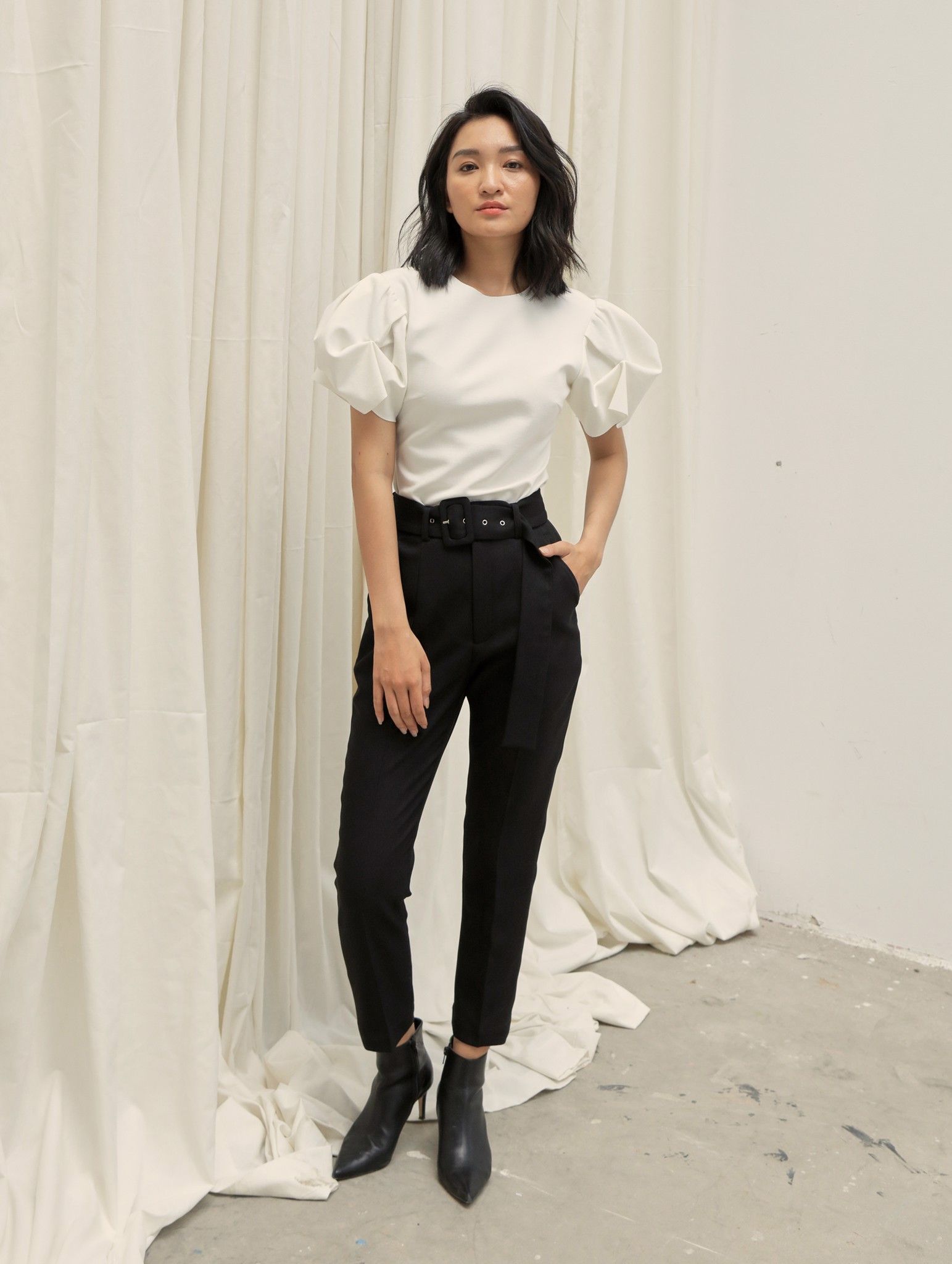 Quần Côn Basic Đen Kèm Belt
