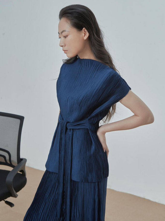 Áo Có Tay Dập Ly Xanh Đen