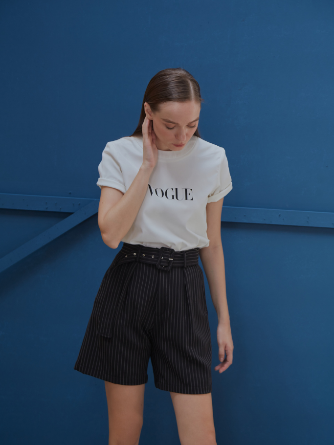 Quần Short Sọc Trắng Đen Kèm Belt