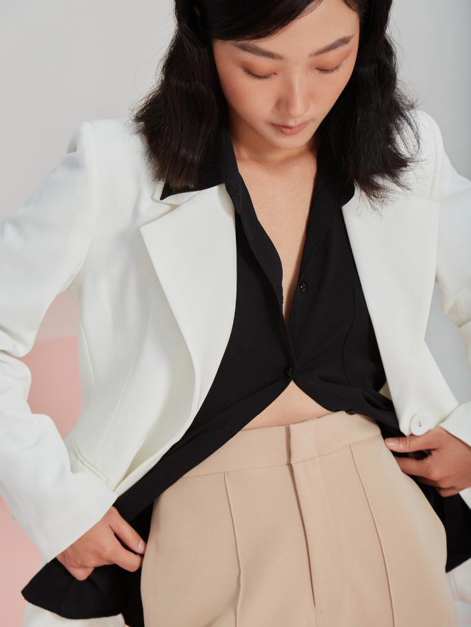 Blazer Trắng Form Fit